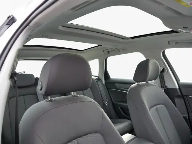 Audi A6 view 10