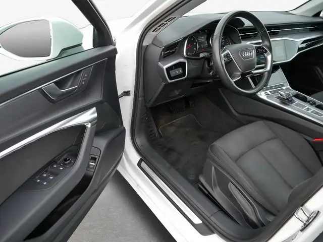 Audi A6 view 14