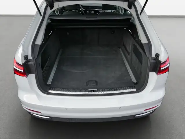 Audi A6 view 11