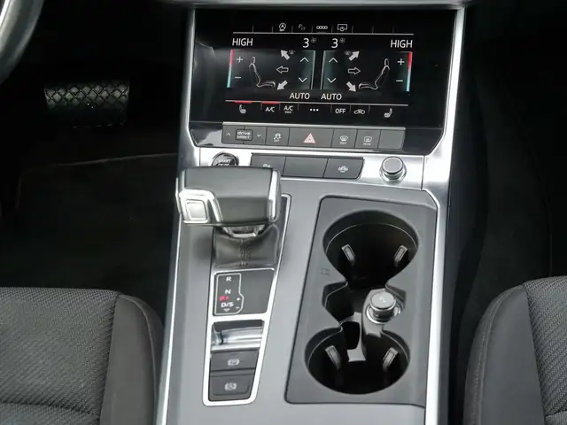 Audi A6 view 7