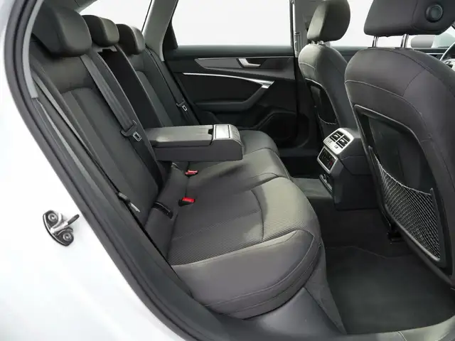 Audi A6 view 16