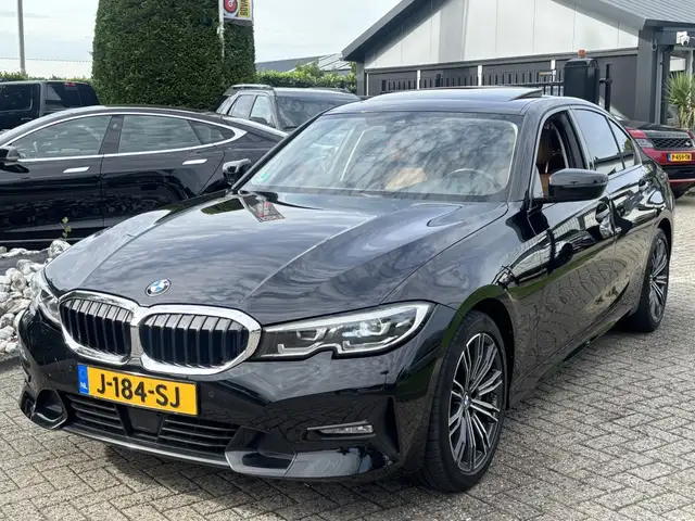 BMW 330 3-serie 330i High Executive Zwart 2019 Schuifdak L