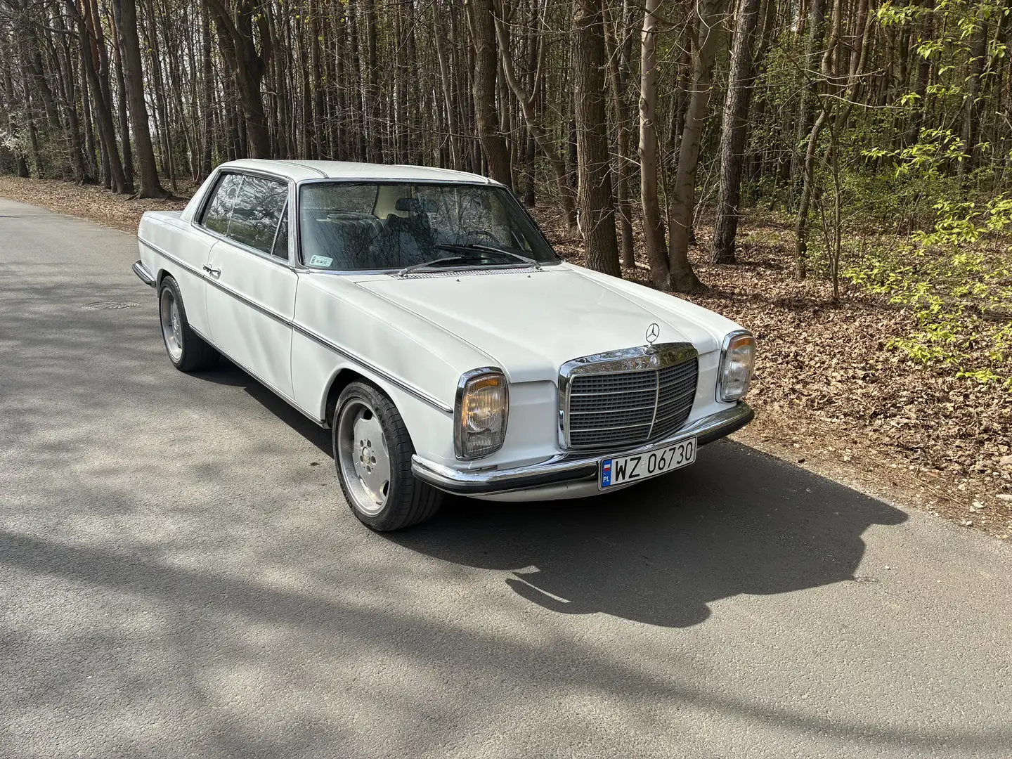 Mercedes-Benz W 114/115 Strich-Acht 280CE Weiß - 1