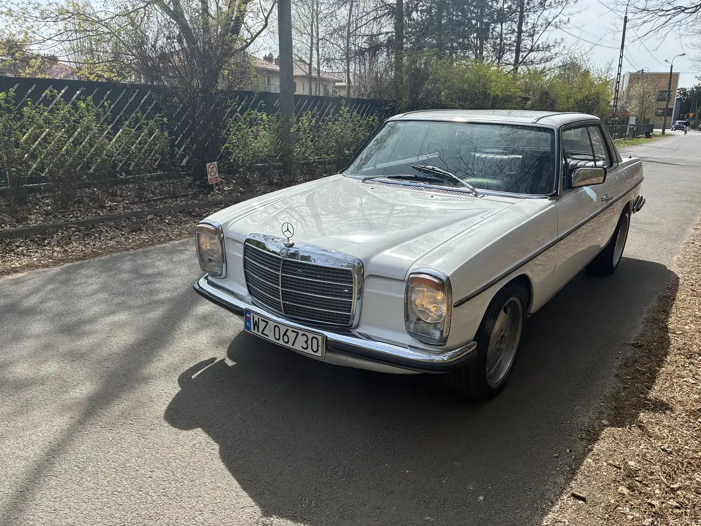 Mercedes-Benz W 114/115 Strich-Acht 280CE Weiß - 2