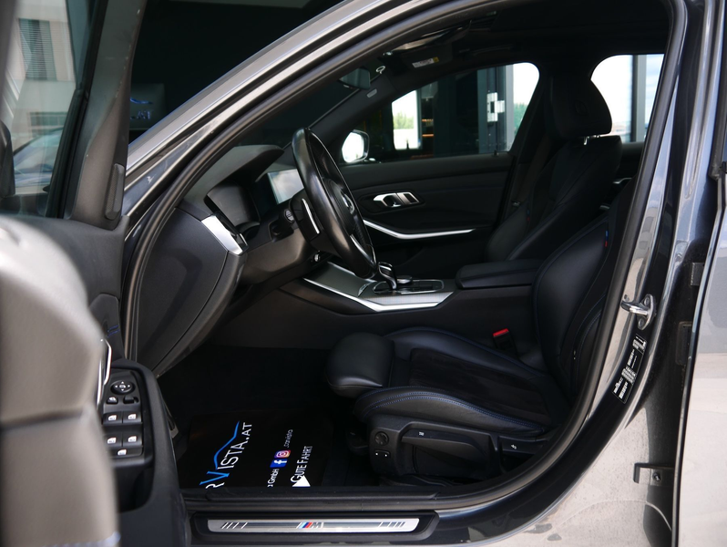 BMW 320 d Touring M-Sport *Panorama & Live Cockpit - AHK* — photo 11