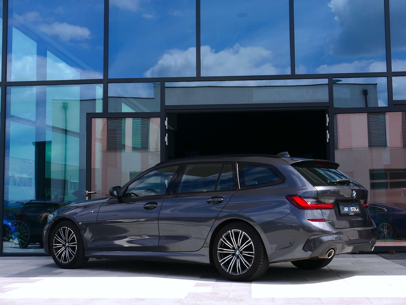 BMW 320 d Touring M-Sport *Panorama & Live Cockpit - AHK* — photo 6