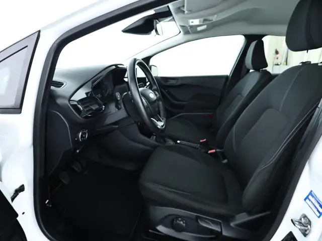 Ford Fiesta view 8