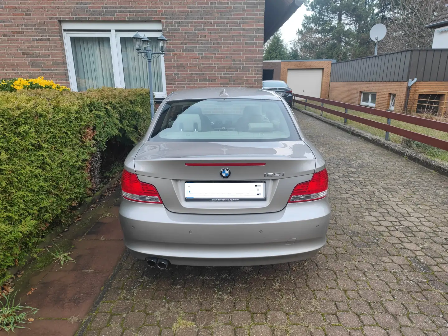BMW 125 125i Coupe Aut. Grau - 2