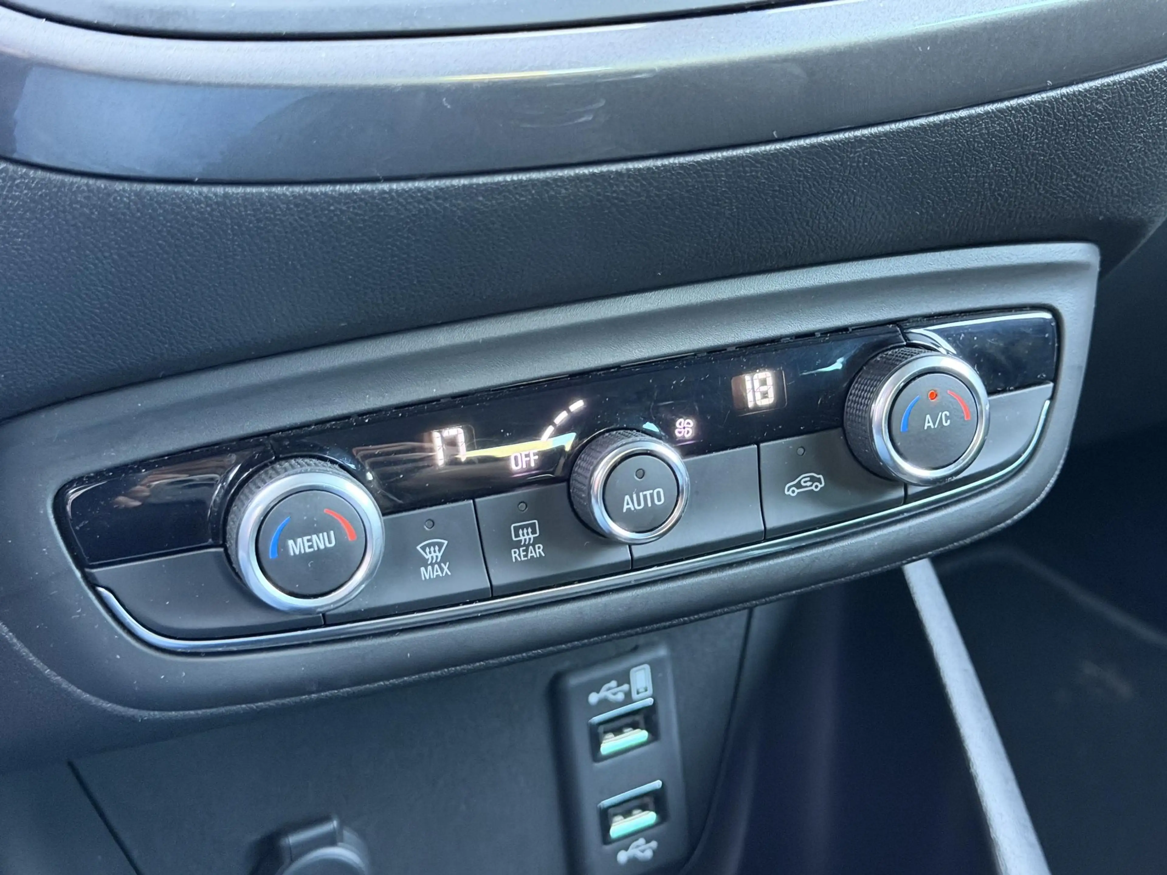 Opel Crossland X 1.2 Turbo Innovation , Navi, Apple Carplay/Android — photo 4