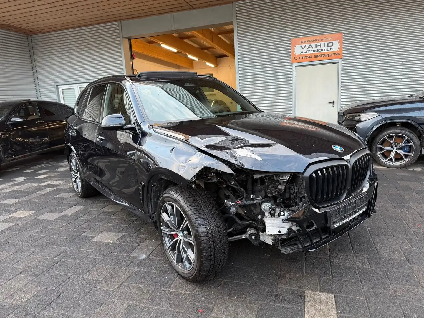 BMW X5 30 d xDrive M Sport 7 Sitzer Massage Panorama Noir - 2