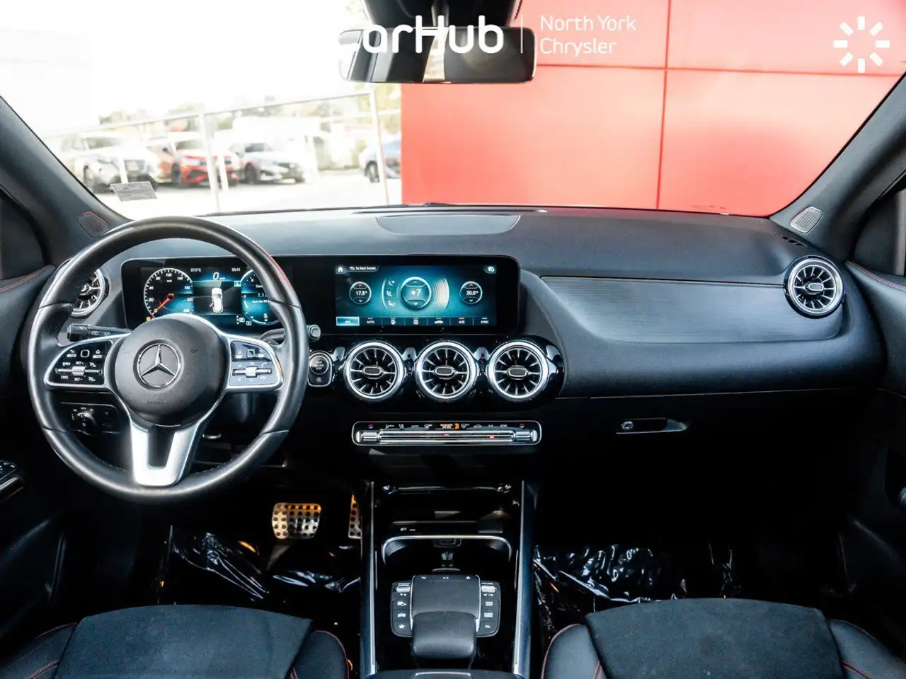 Mercedes-Benz GLA снимка Mercedes-Benz GLA