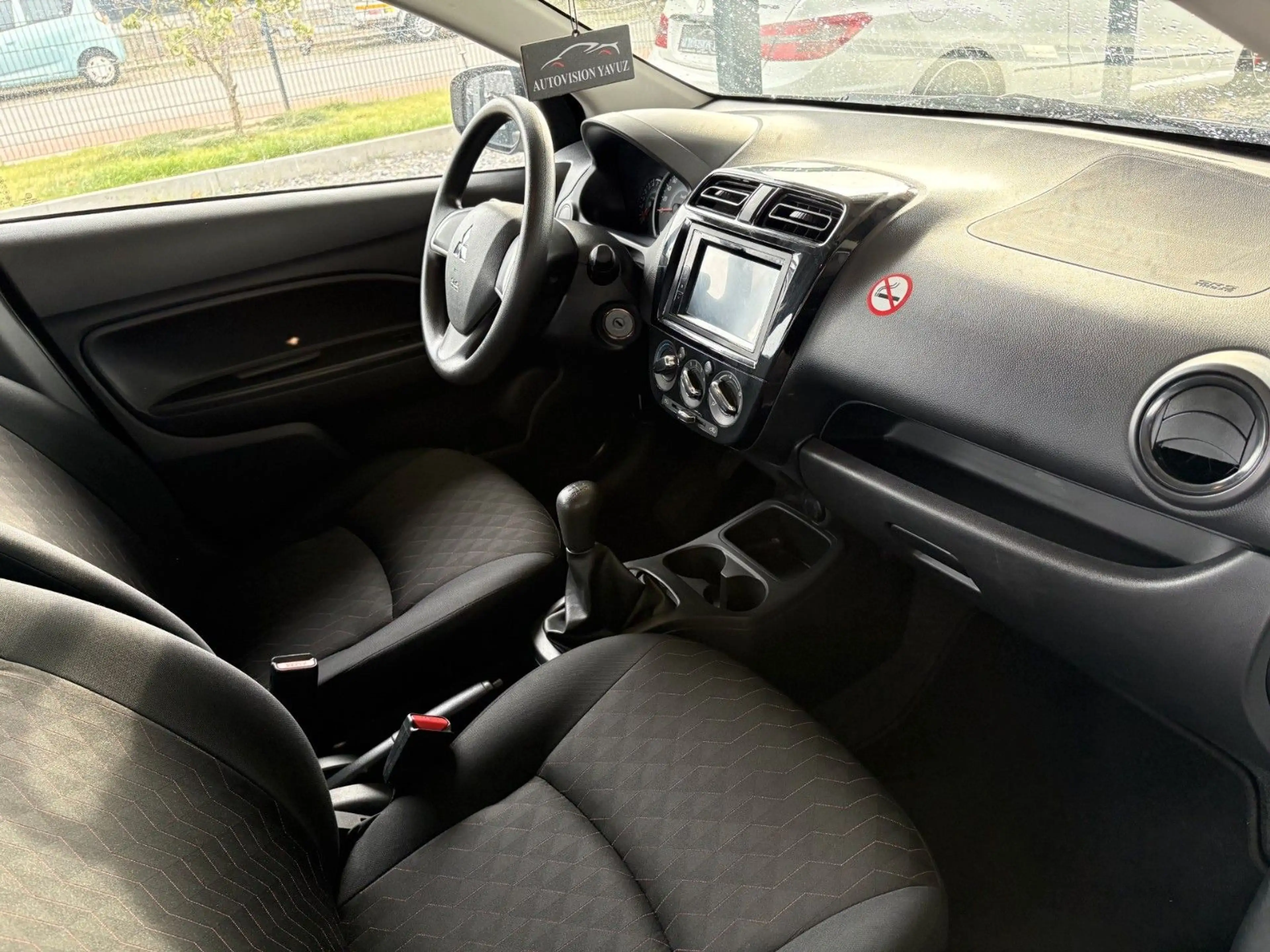 Mitsubishi Space Star — photo 9