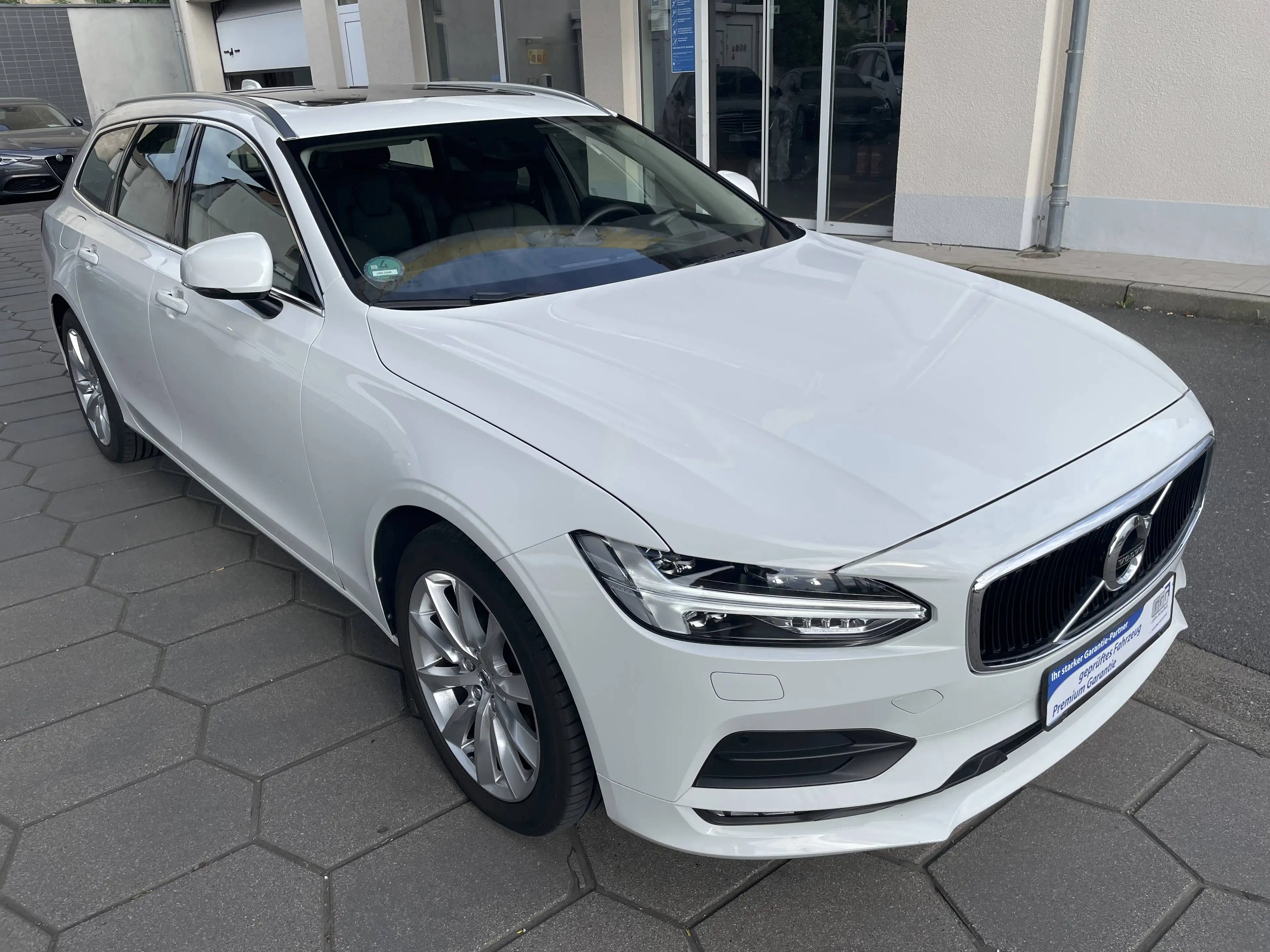 Volvo V90 Kombi  HUD  CAM 1.Hand  Panorama  Alu