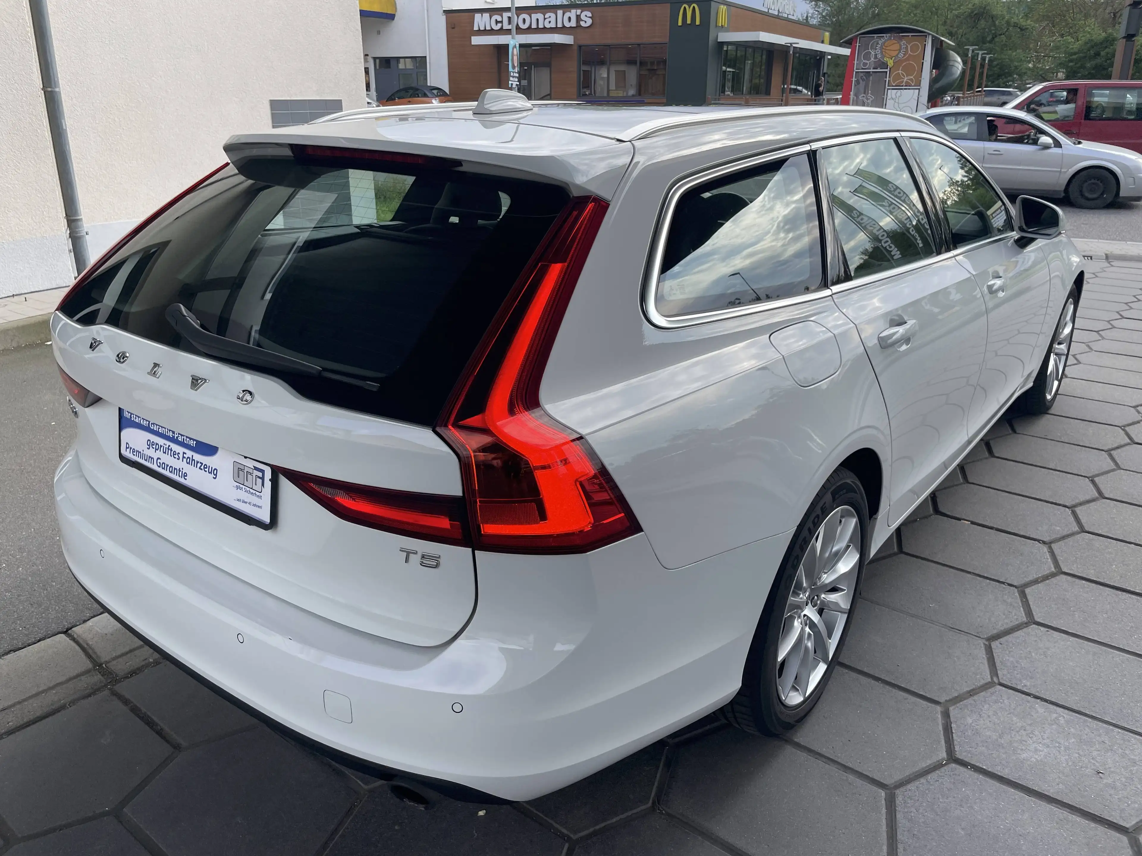 Volvo V90 Kombi  HUD  CAM 1.Hand  Panorama  Alu — photo 8