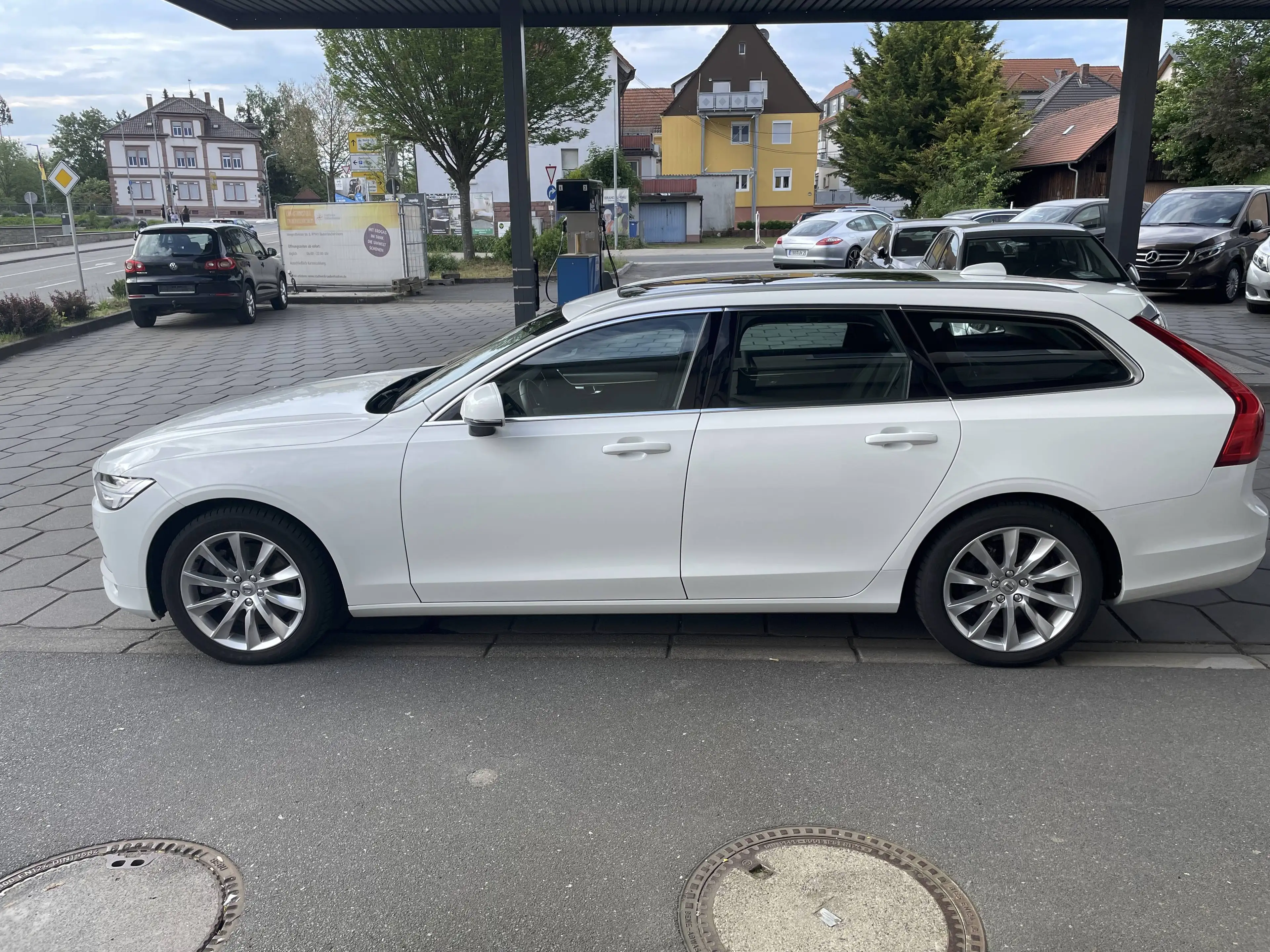 Volvo V90 Kombi  HUD  CAM 1.Hand  Panorama  Alu — photo 5