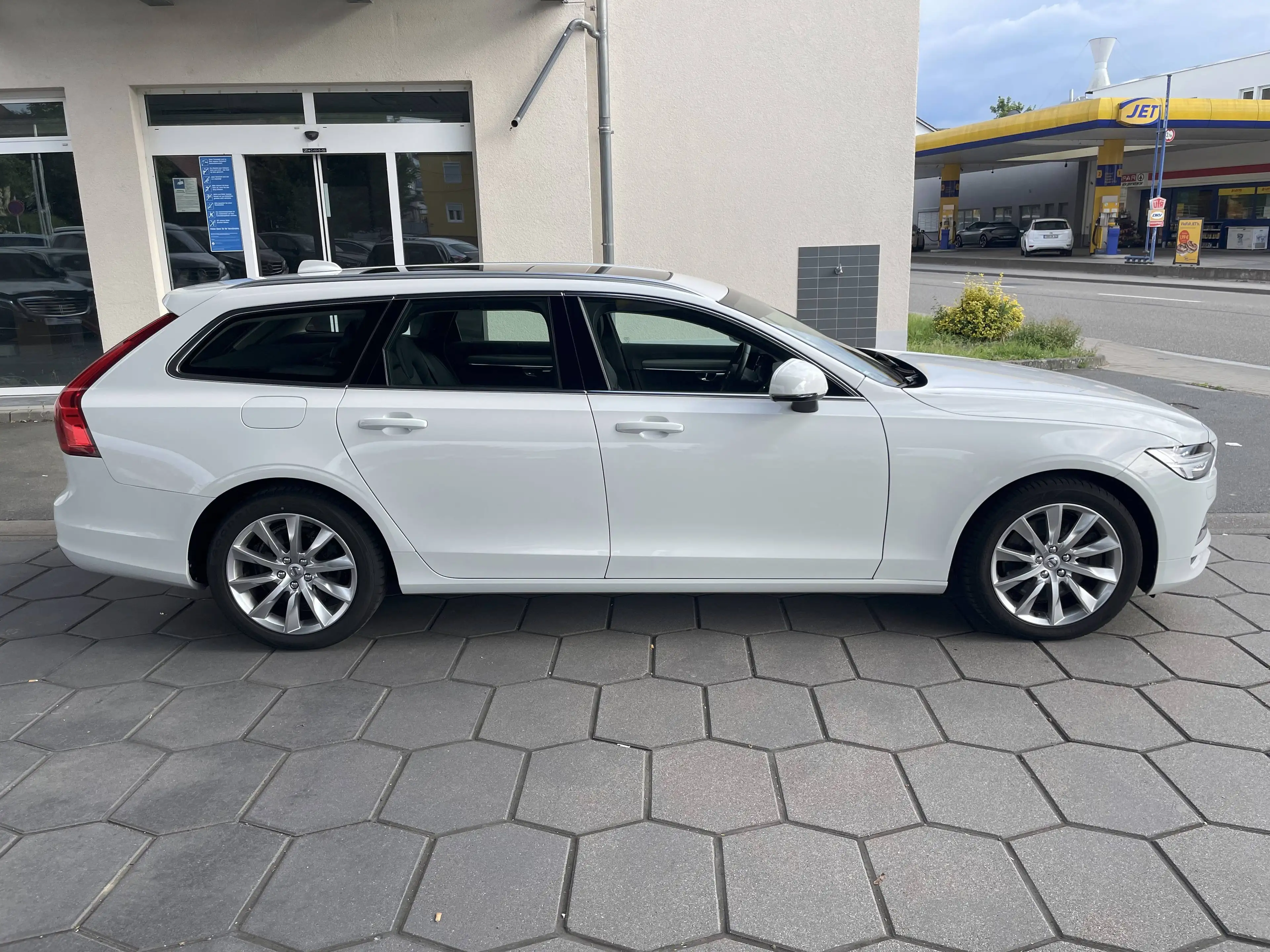 Volvo V90 Kombi  HUD  CAM 1.Hand  Panorama  Alu — photo 4