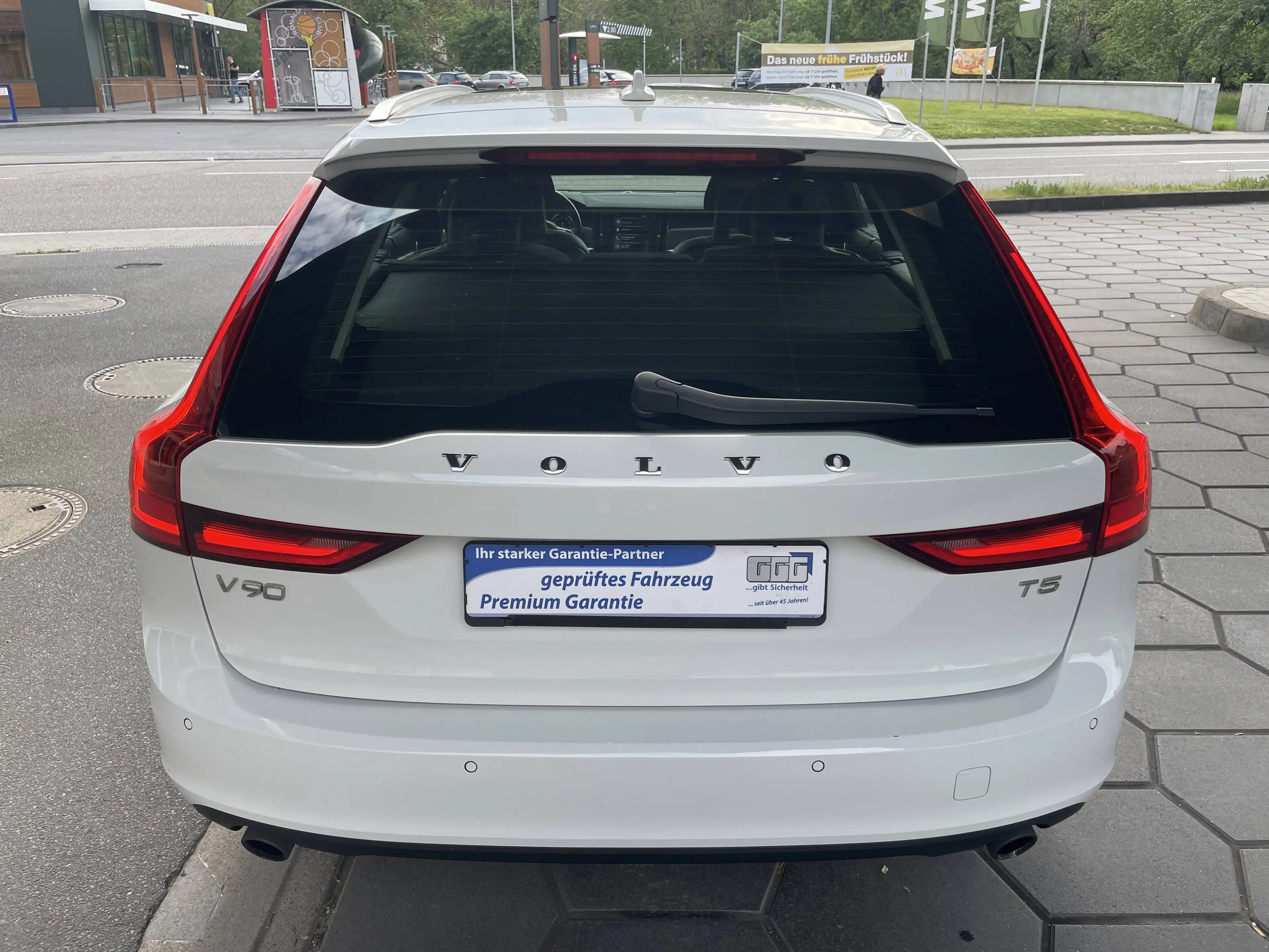 Volvo V90 Kombi  HUD  CAM 1.Hand  Panorama  Alu — photo 7