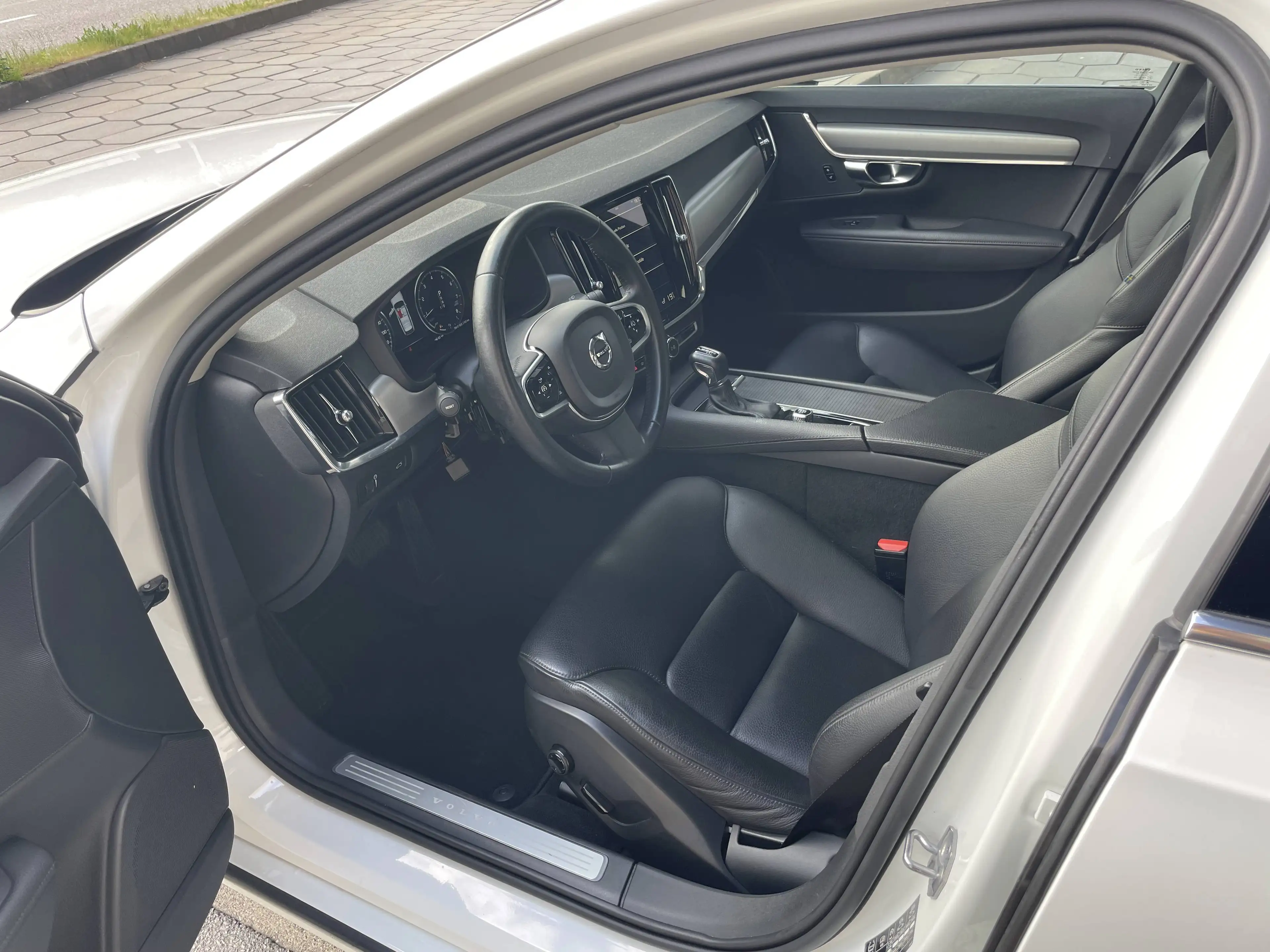 Volvo V90 Kombi  HUD  CAM 1.Hand  Panorama  Alu — photo 9