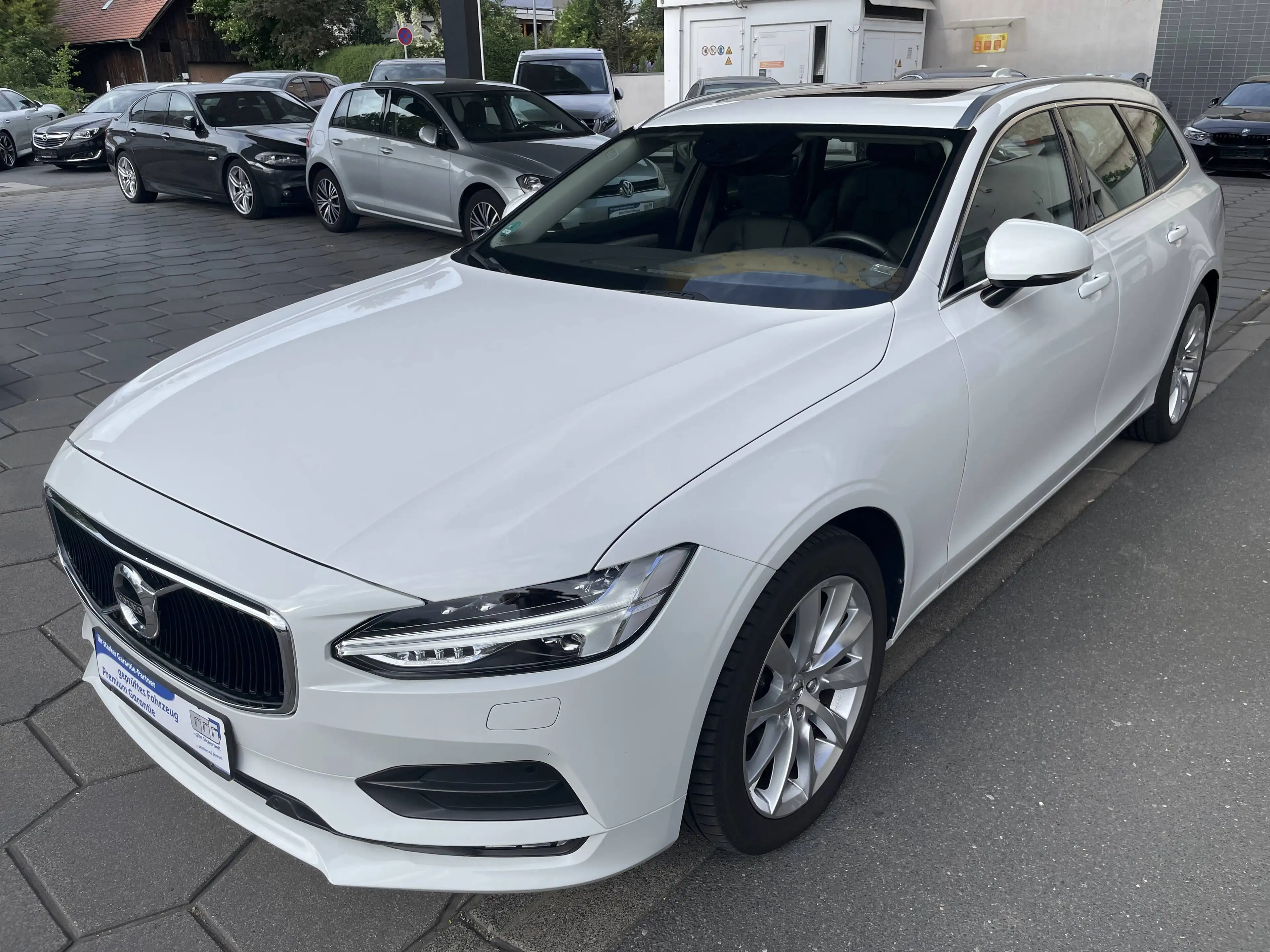 Volvo V90 Kombi  HUD  CAM 1.Hand  Panorama  Alu — photo 3