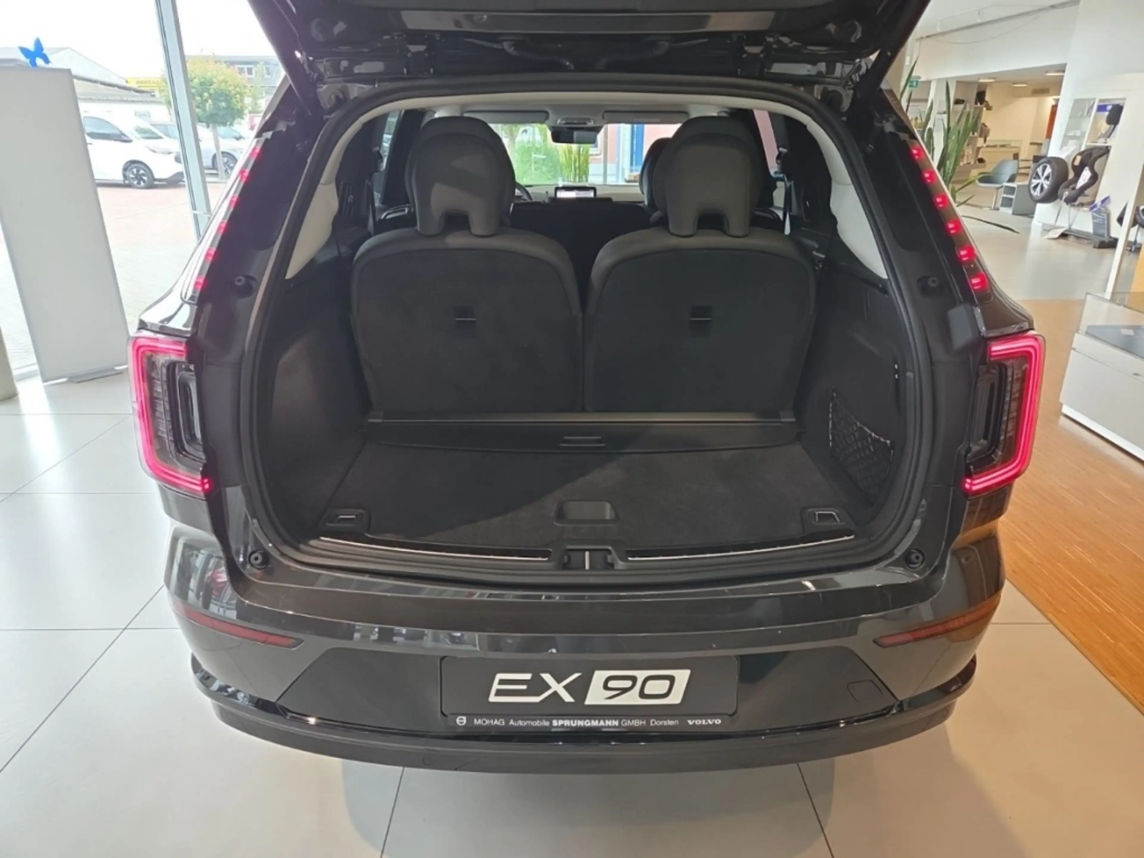 Volvo EX90 Ultra Pure Electric AWD 7-Sitzer HUD StandHZG Pano — photo 12