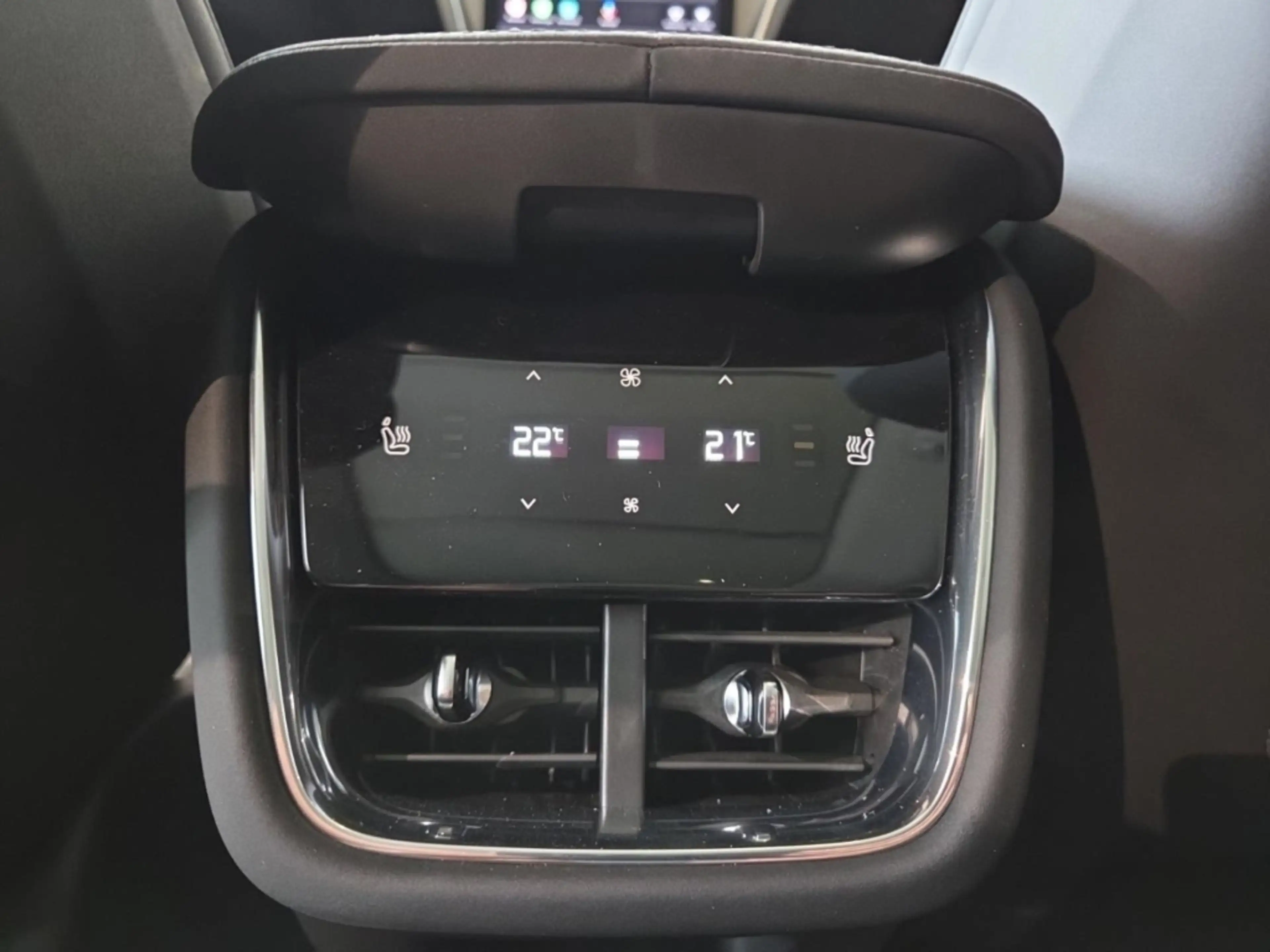 Volvo EX90 Ultra Pure Electric AWD 7-Sitzer HUD StandHZG Pano — photo 15