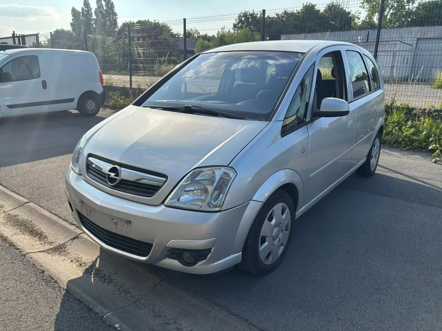 Opel Meriva 1.3 CDTi Clim Digital + Vitre Elec +Rétro elec Argent - 2