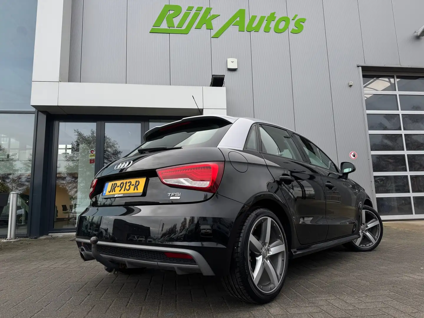 Audi A1 Sportback 1.0 TFSI S- Line * Cruise Control * 17 I Noir - 2