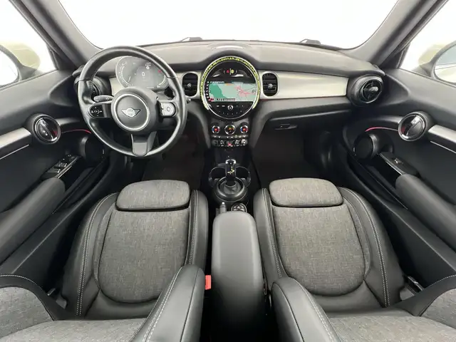 Mini Hatch view 7