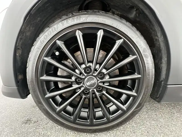 Mini Hatch view 6