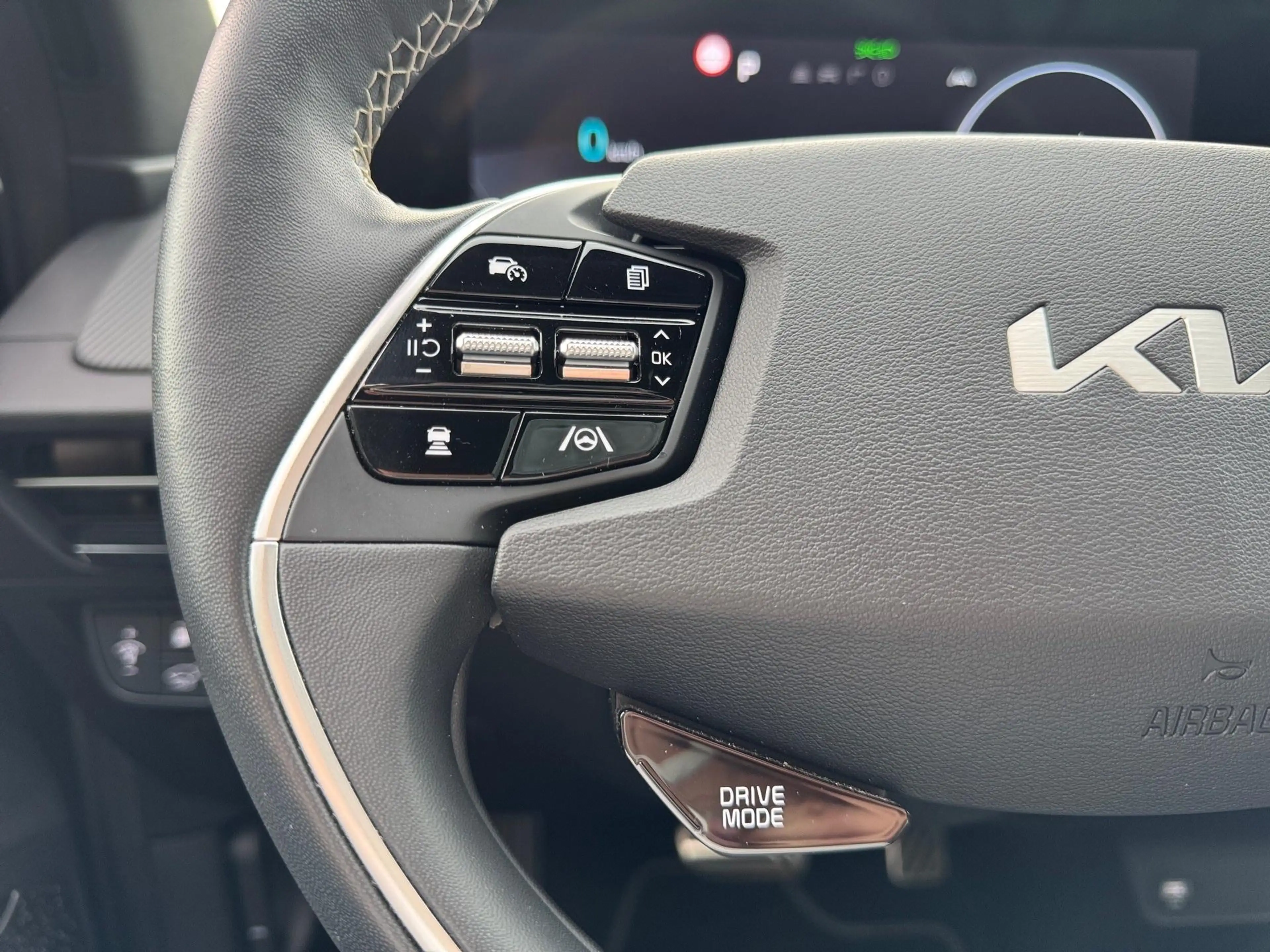 Kia EV6 77.4 kWh GT-LINE AWD Full Option! — photo 13