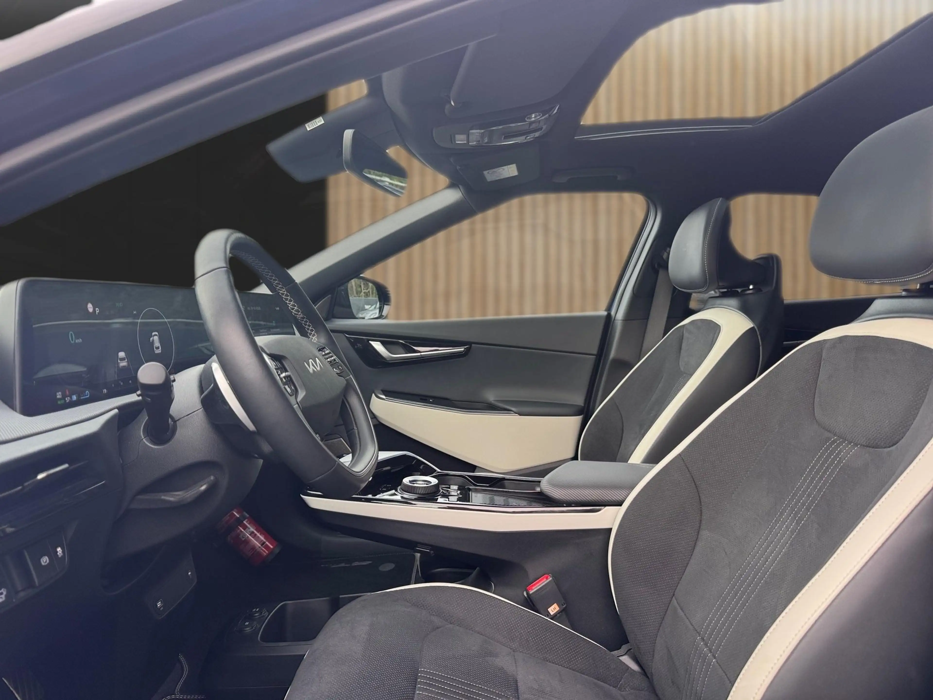 Kia EV6 77.4 kWh GT-LINE AWD Full Option! — photo 6