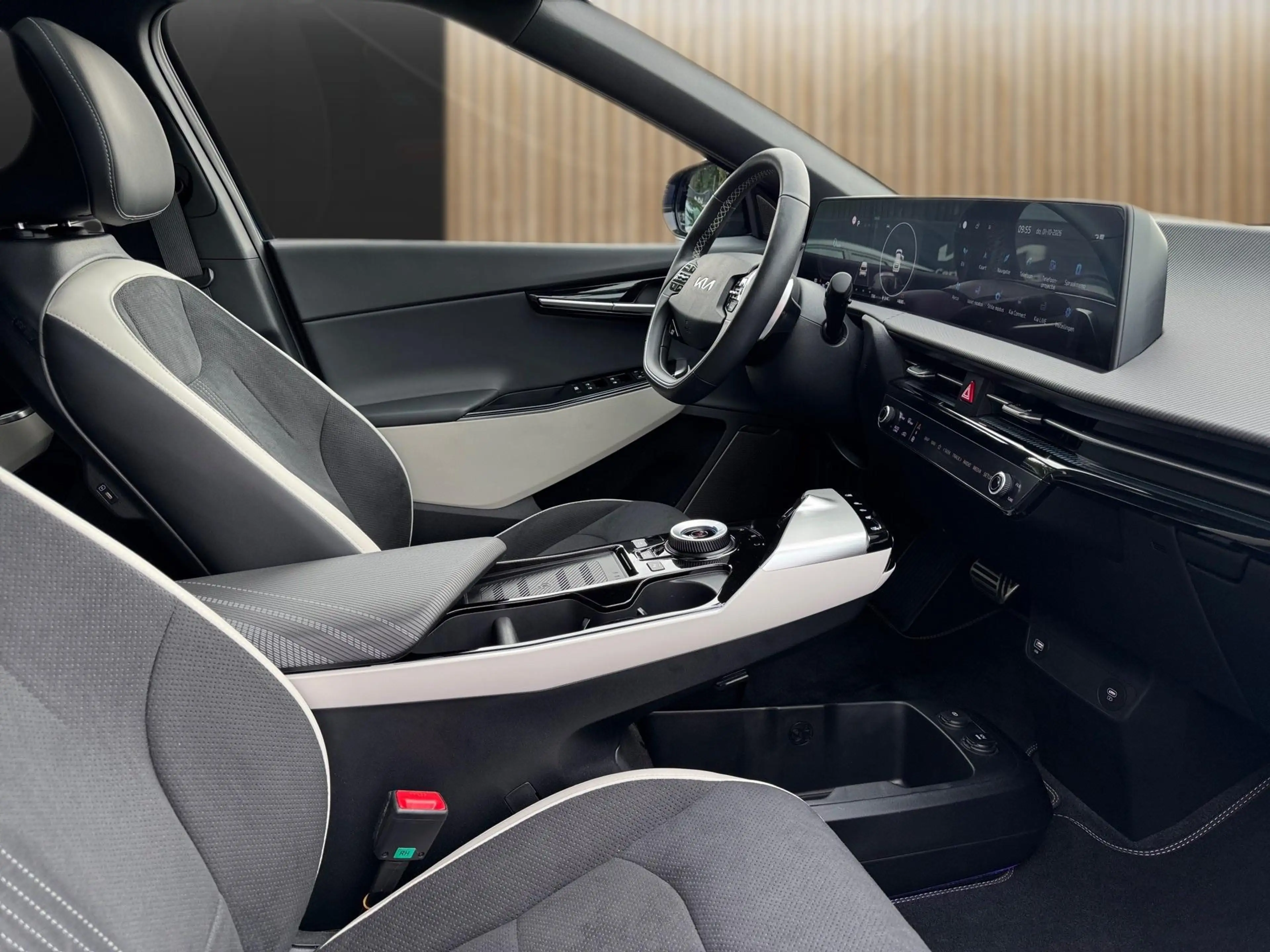 Kia EV6 77.4 kWh GT-LINE AWD Full Option! — photo 8