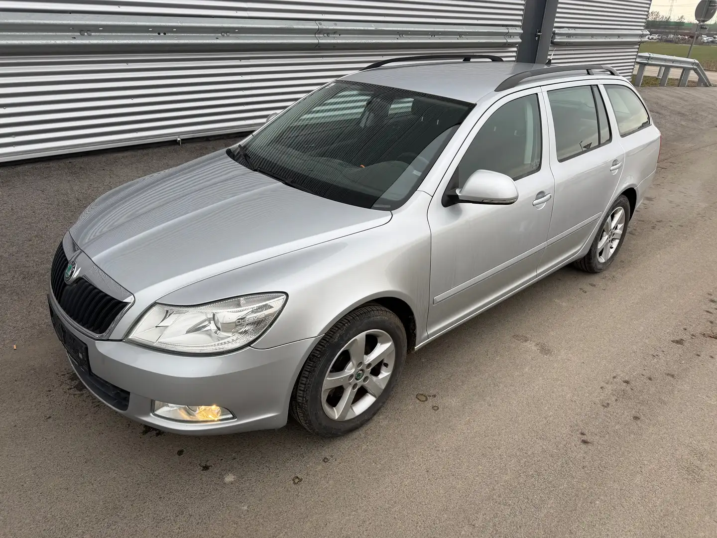 Skoda Octavia Kombi 1,6 Elegance TDI CR DPF ID:17 Grau - 1