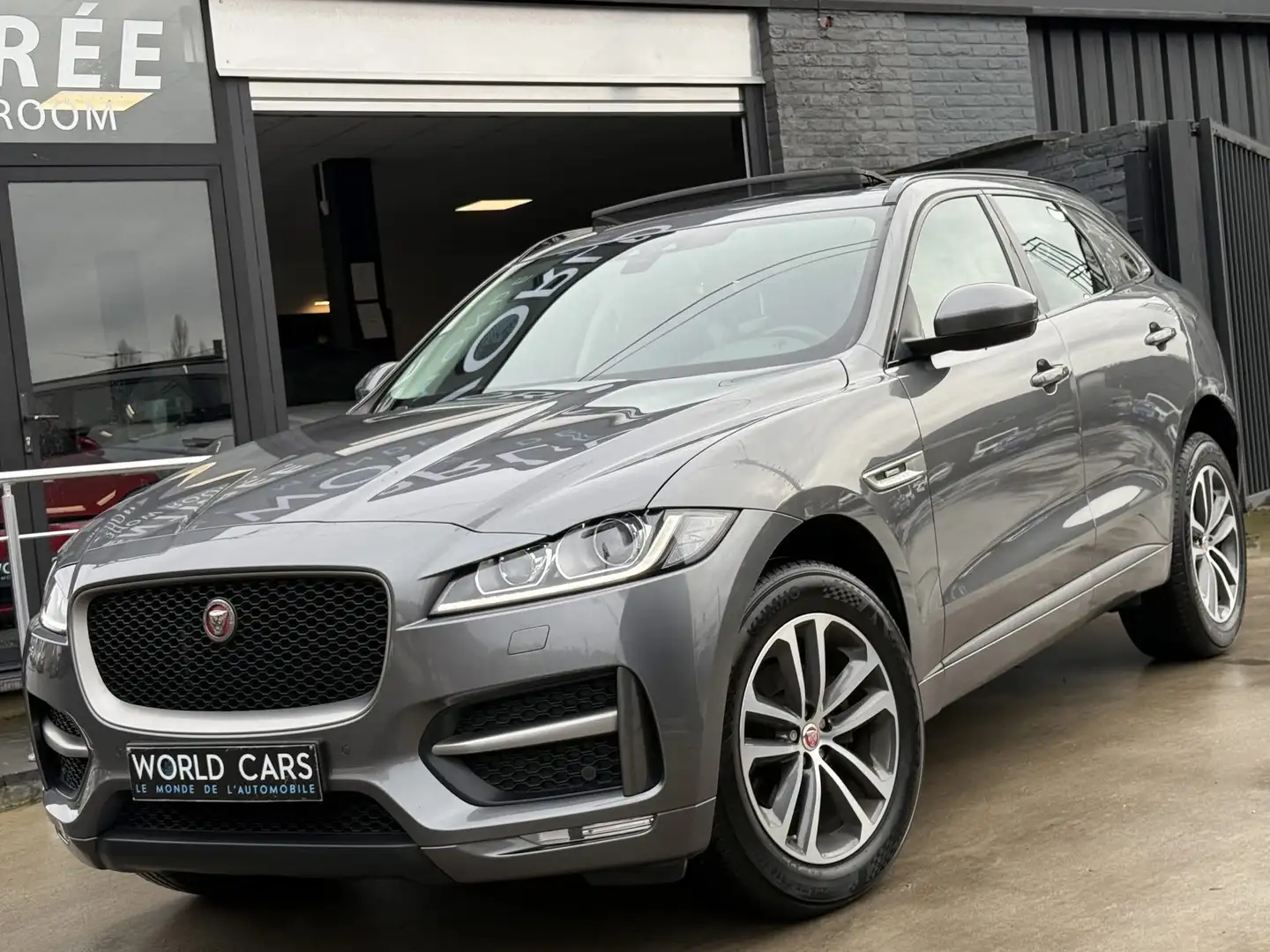 Jaguar F-Pace 2.0 D AWD R-Sport TOIT PANO COCKPIT LINE ASS. FULL Grau - 1