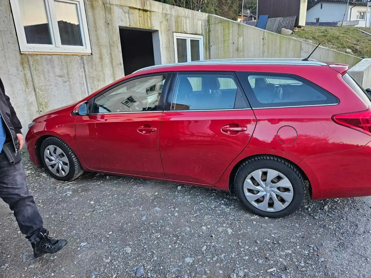 Toyota Auris 1.33 Dual-VVT-i Touring Sports - 1