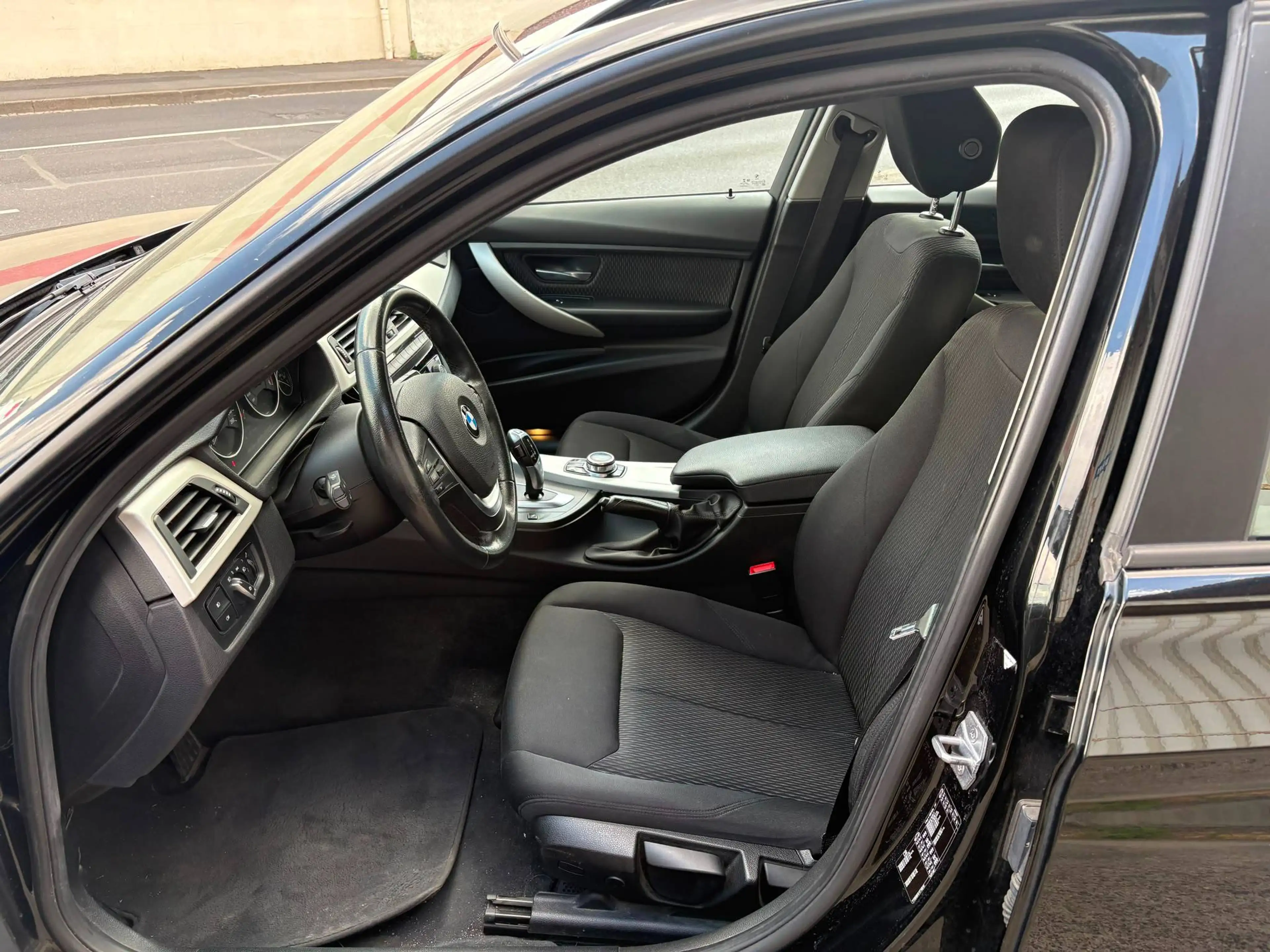 BMW 316 3er Touring Diesel 316d Aut. Advantage*Spurhalteassistent*Navigation*PDC vorne + hinten*Elektrische Heckklappe* — photo 12