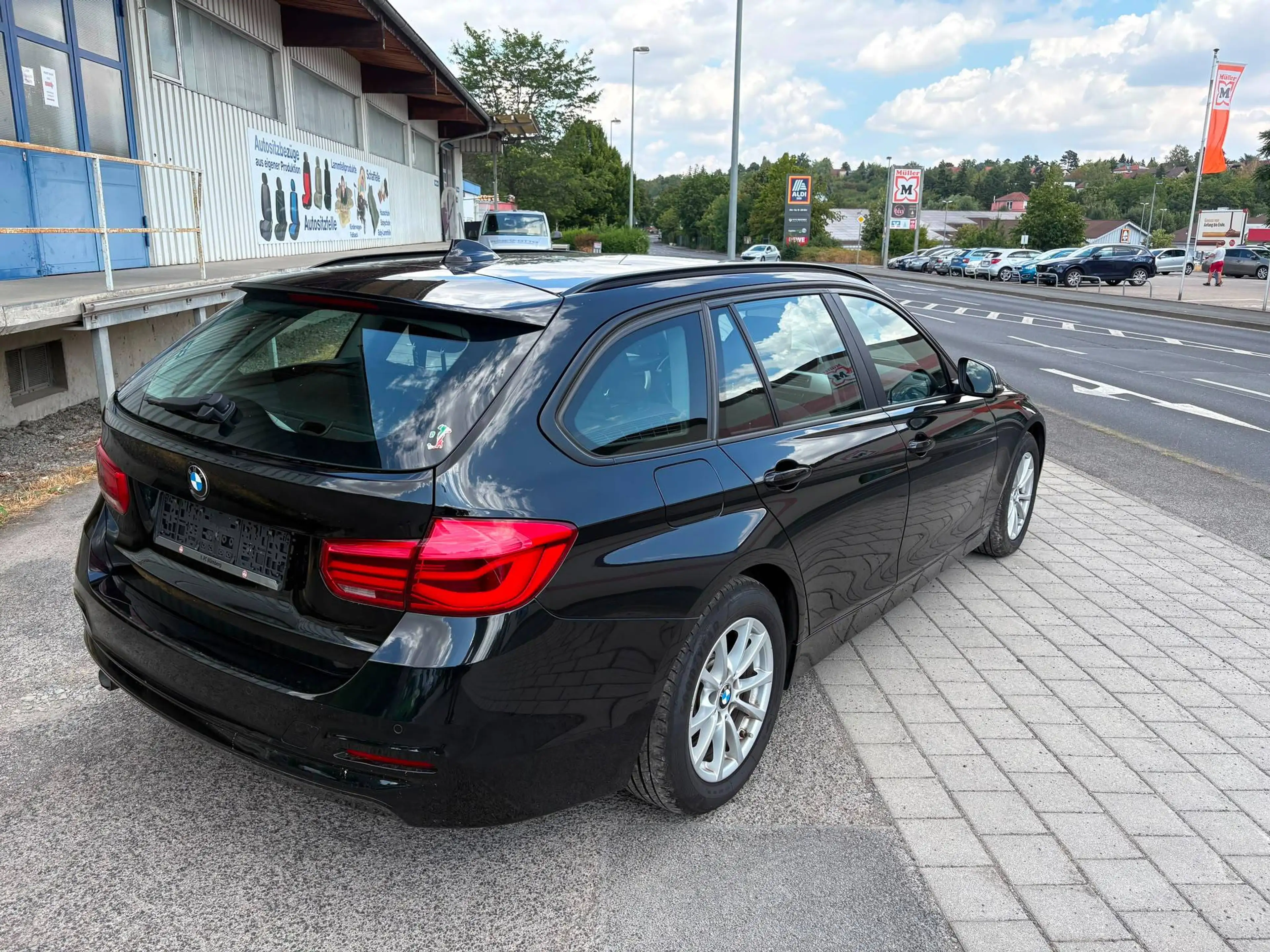 BMW 316 3er Touring Diesel 316d Aut. Advantage*Spurhalteassistent*Navigation*PDC vorne + hinten*Elektrische Heckklappe* — photo 7