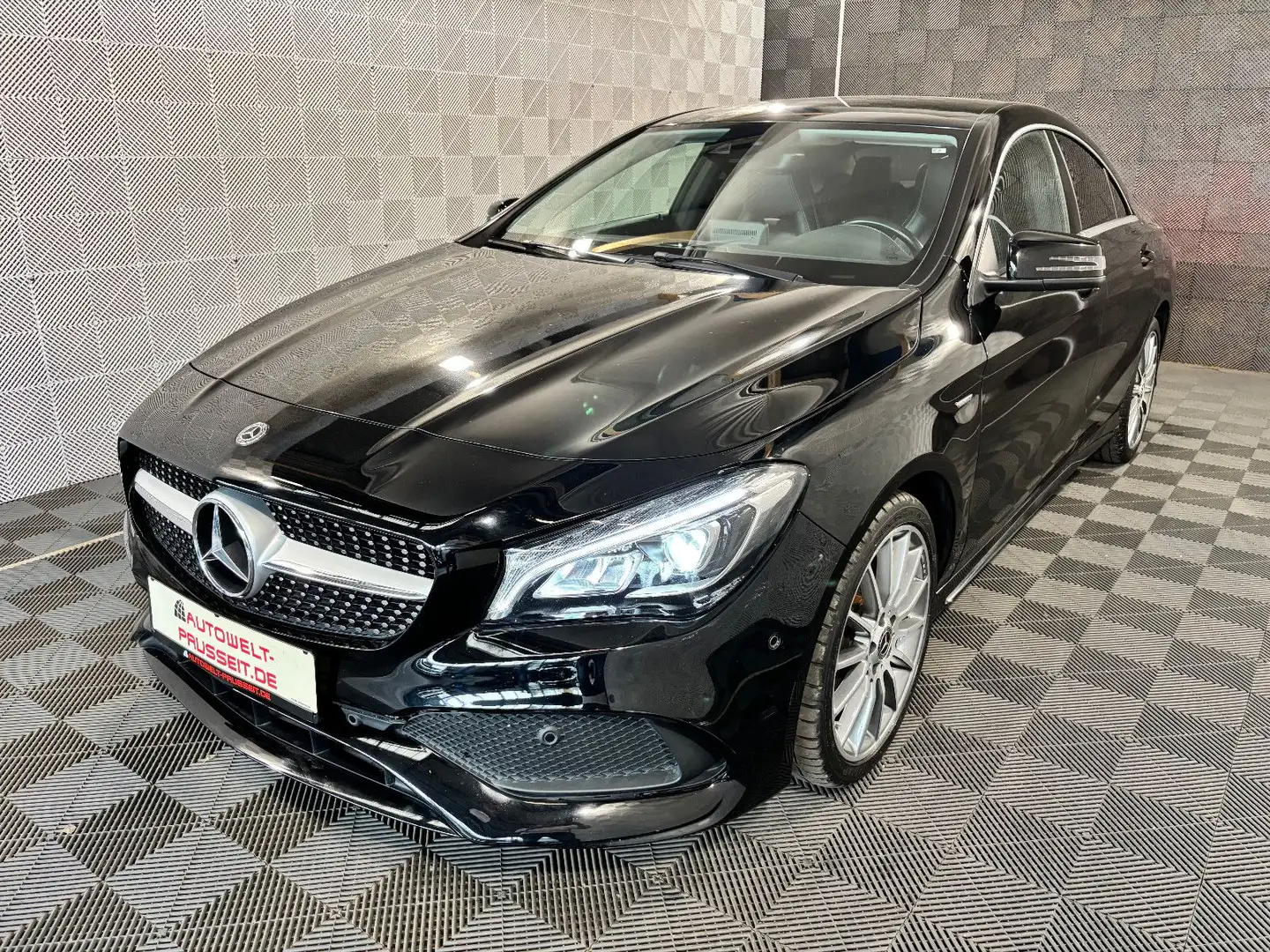 Mercedes-Benz CLA 180 *STYLE EDT*AMG-DIAMANT-CARBON-LED-NAV-SHZ Schwarz - 2