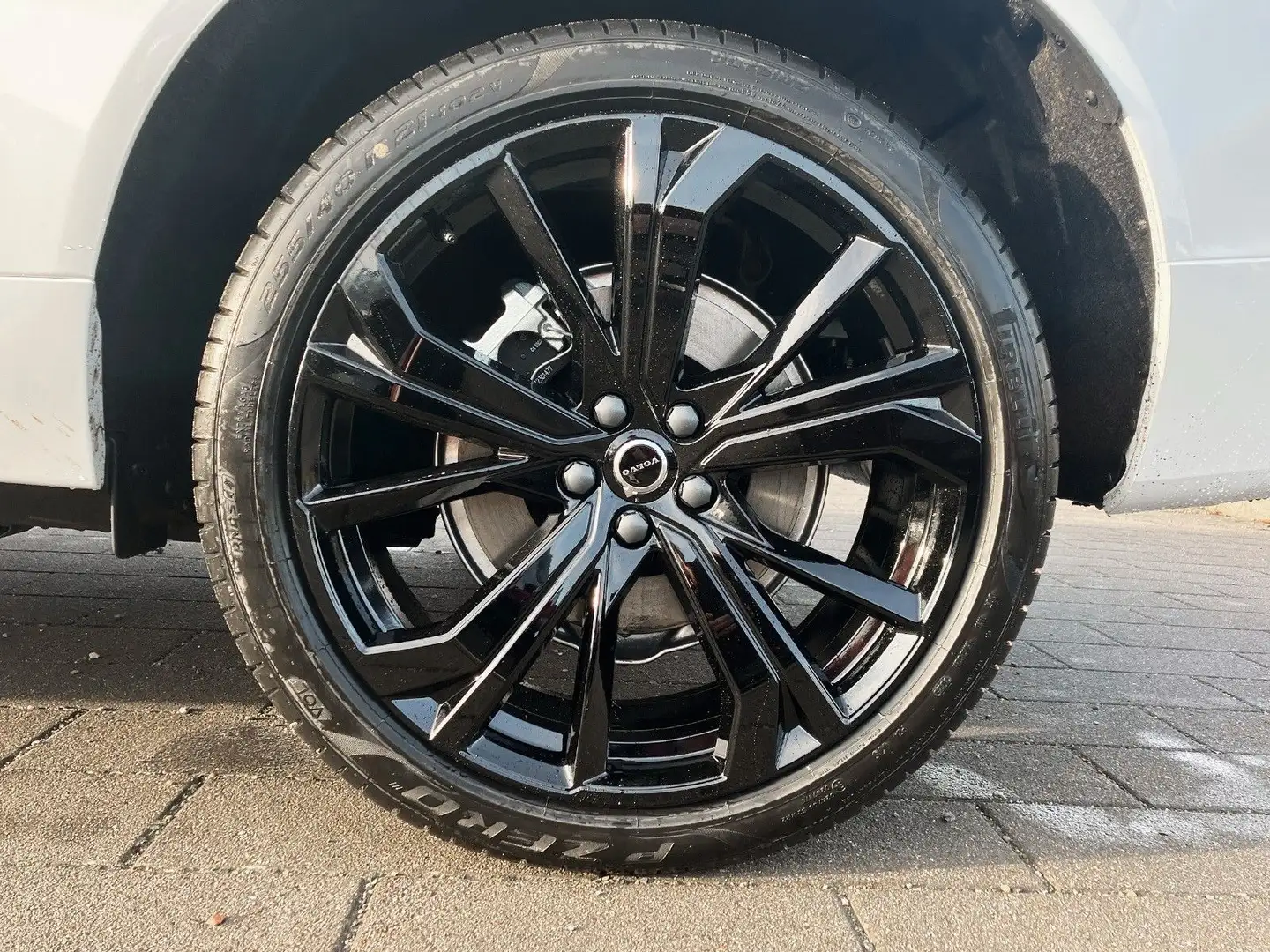 Volvo XC60 T8 AWD Plus Black Edition ACC BLIS HUD SD Белый - 2