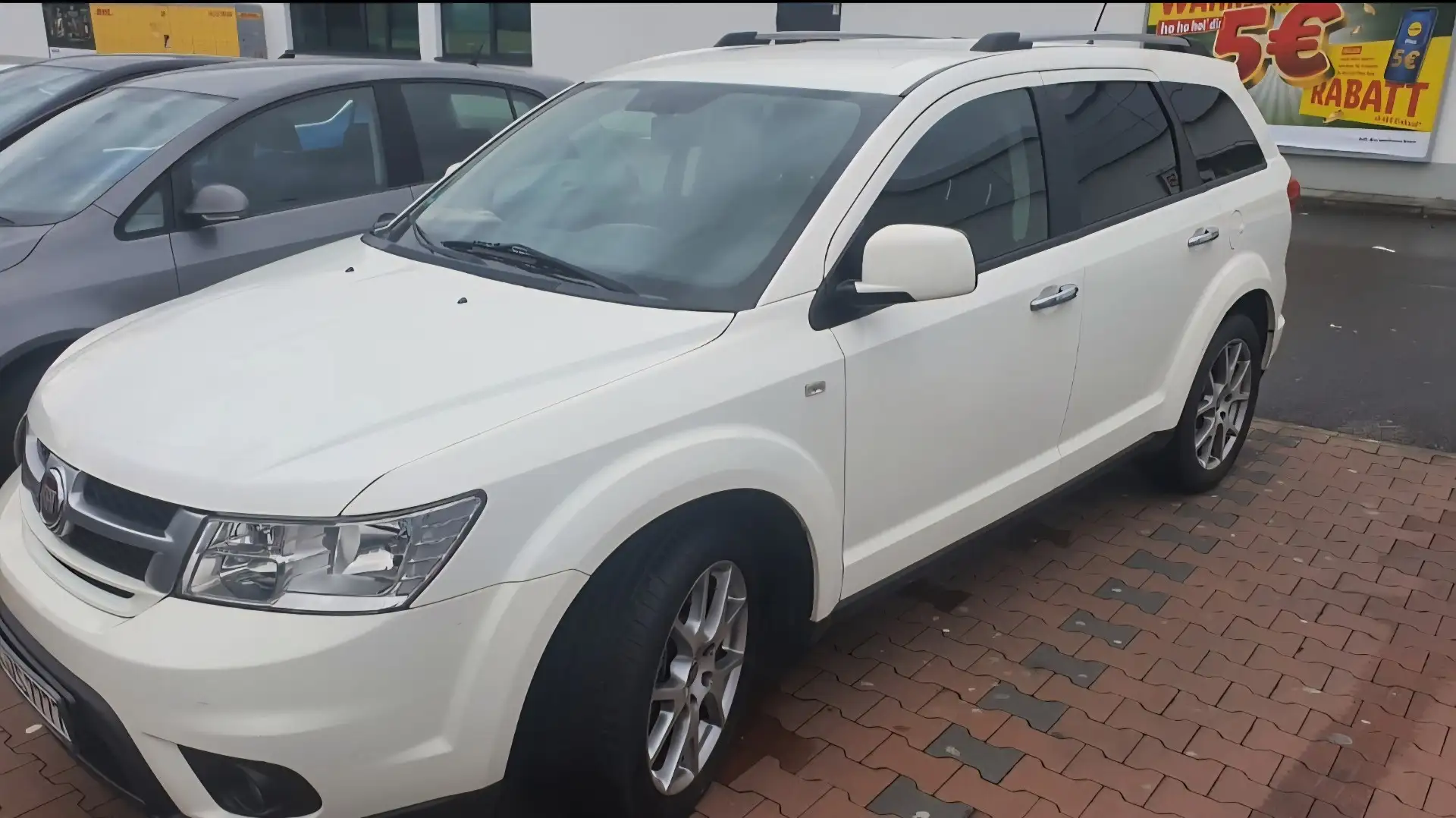 Fiat Freemont 2.4 16V VVT Automatik Lounge - 2