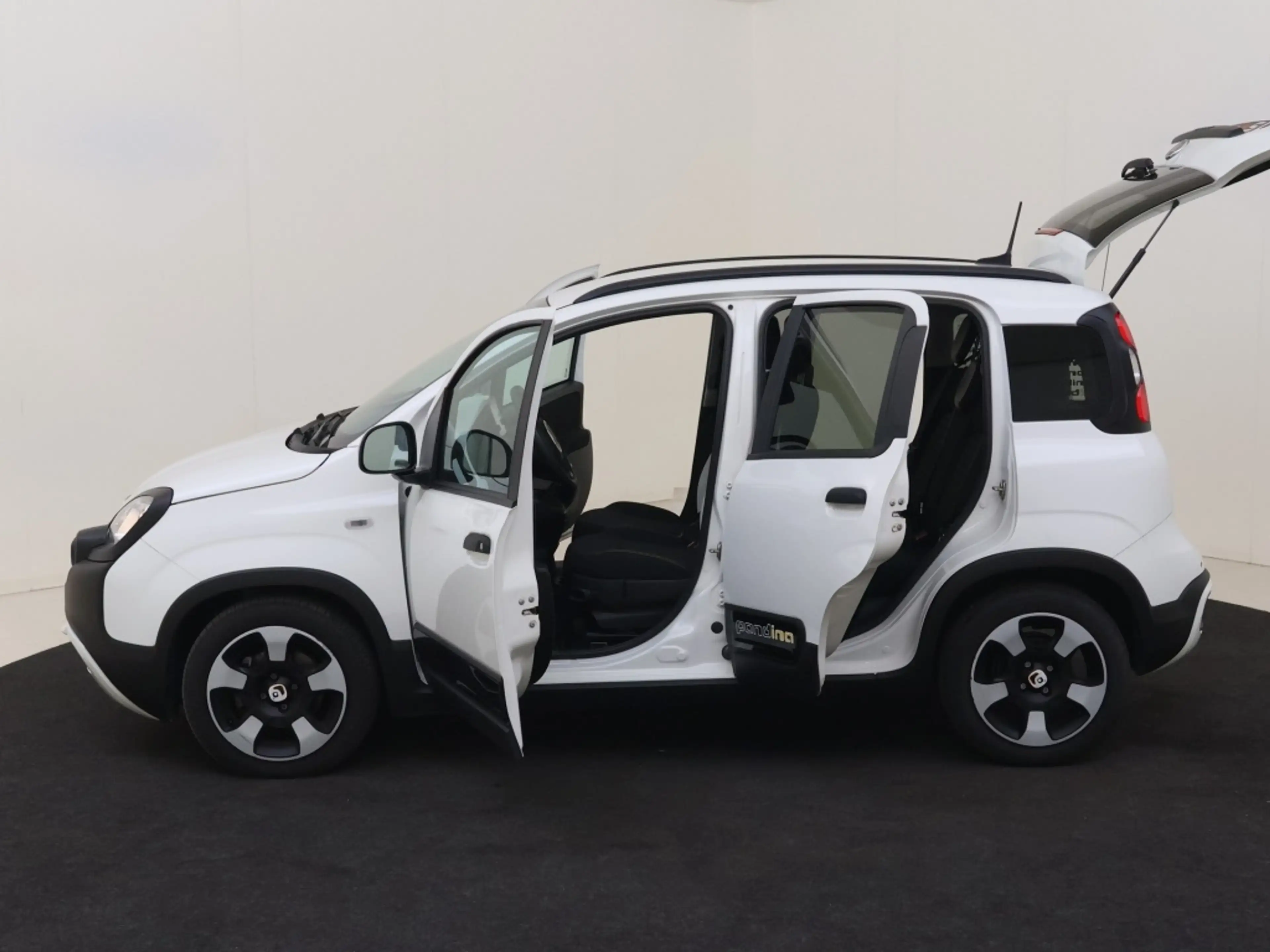 Fiat Panda 1.0 Hybrid Cross — photo 15