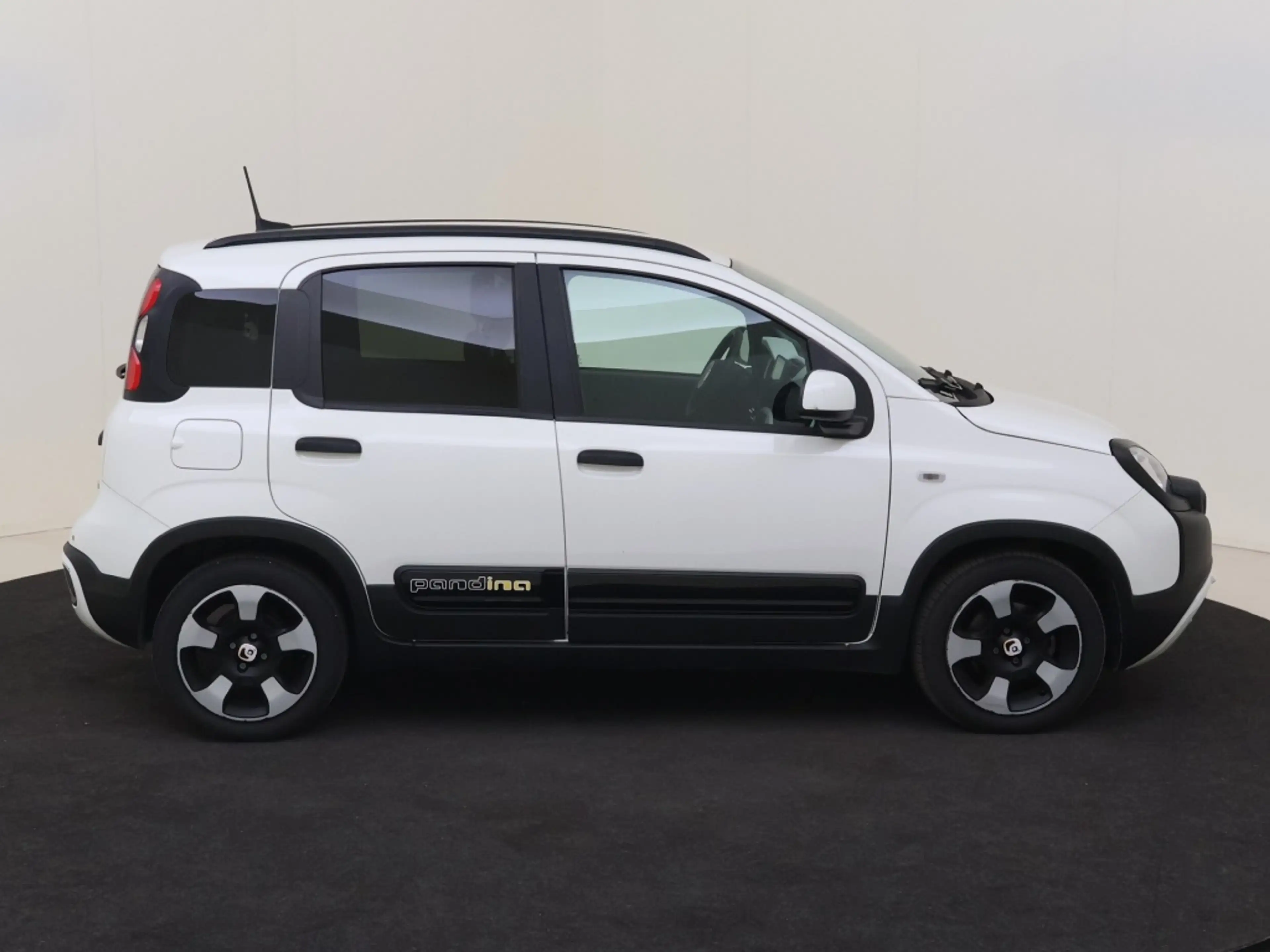 Fiat Panda 1.0 Hybrid Cross — photo 11