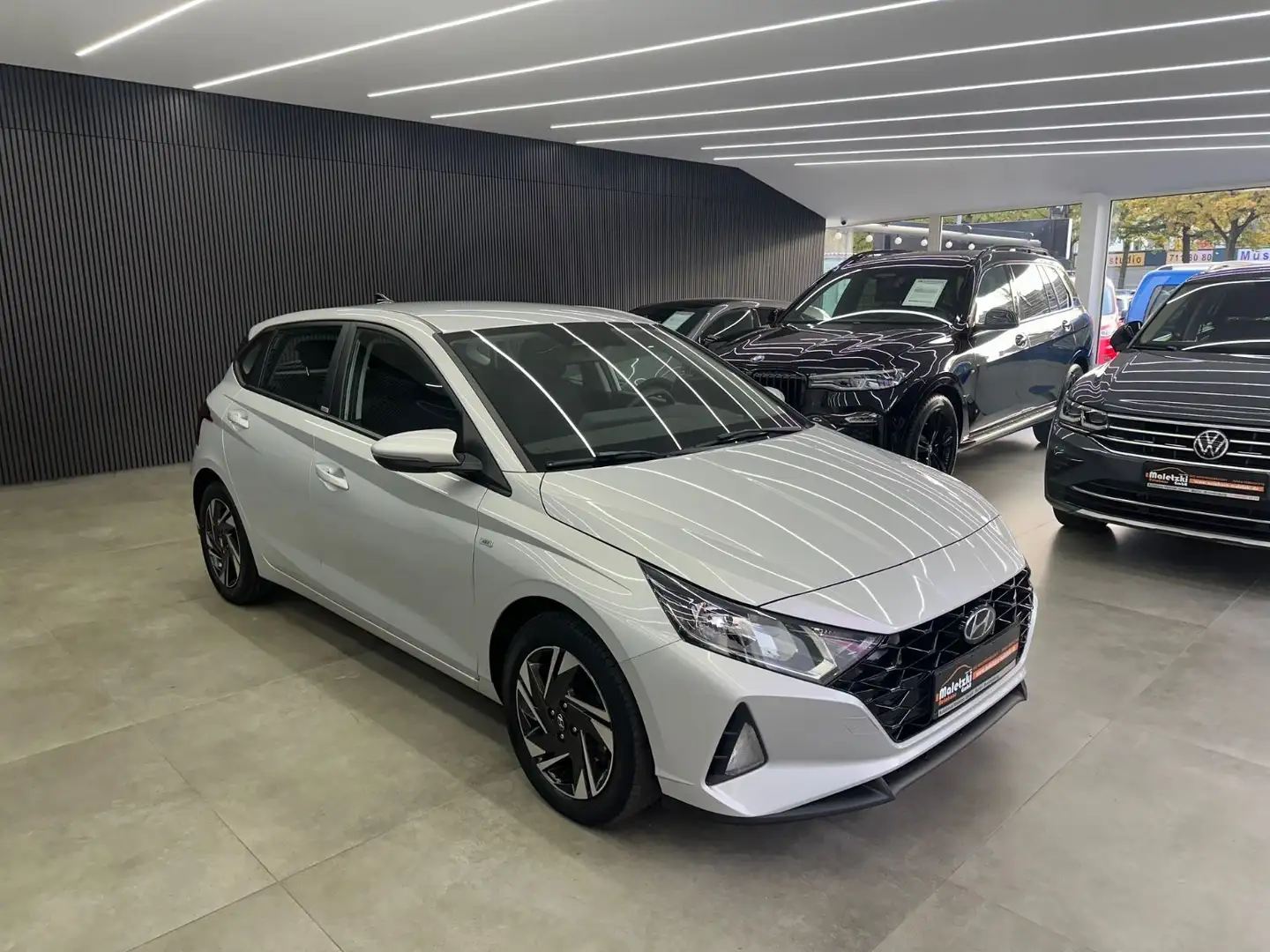 Hyundai i20 1.0 T-GDI Trend*Lenk.Hz*Kamera*ACC* Silber - 1