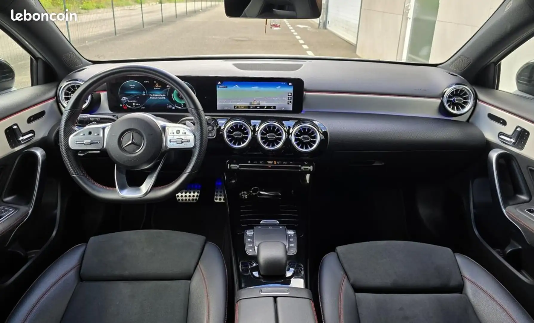Mercedes-Benz A 200 Mercedes 200 D 150ch AMG LINE BURMESTER-360-SIEGES ELEC-IMMAT FR Blanc - 2