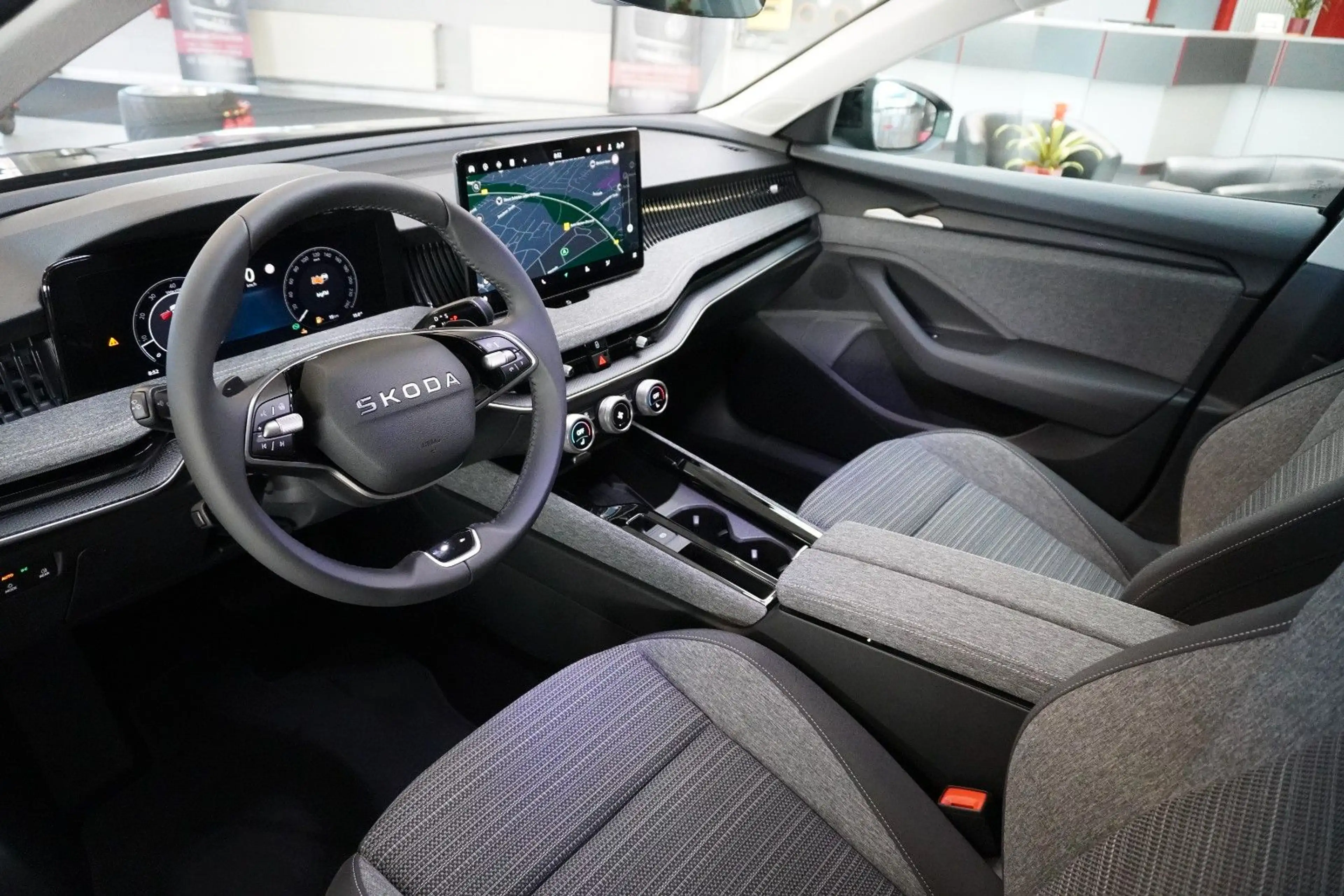 Skoda Superb Kombi Selection 1.5 TSI mHEV DSG*AHK*NAVI — photo 7
