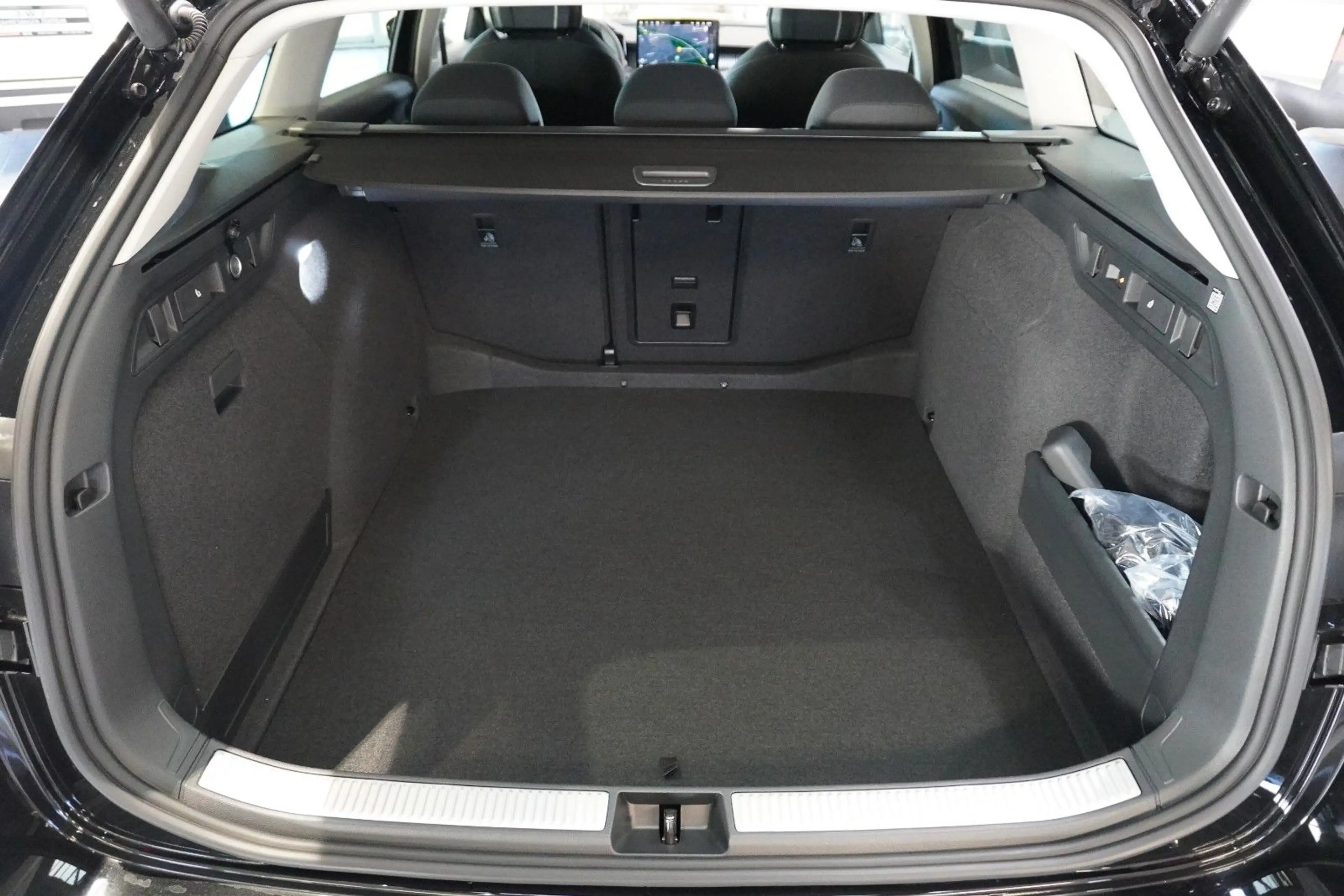 Skoda Superb Kombi Selection 1.5 TSI mHEV DSG*AHK*NAVI — photo 15