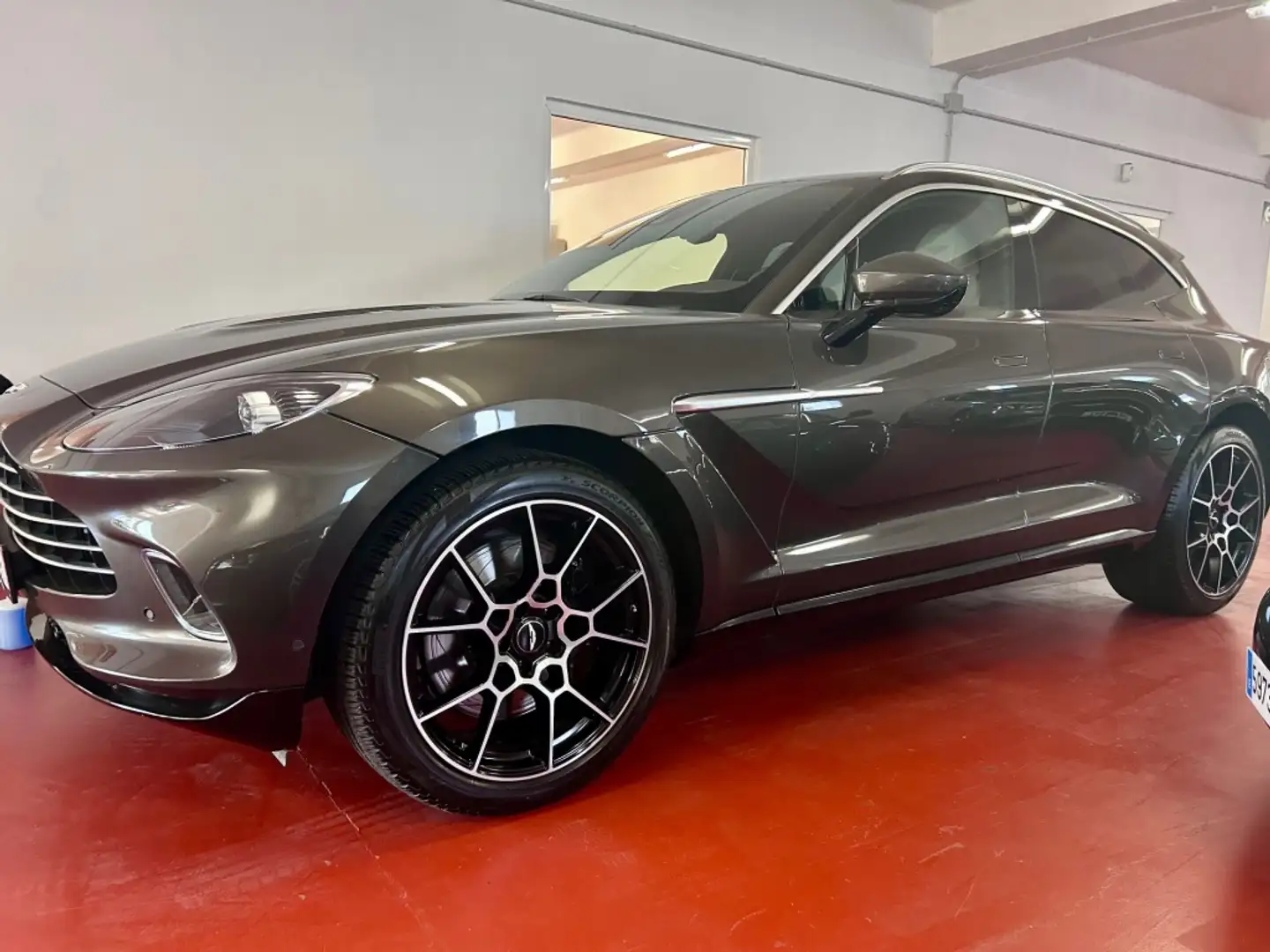 Aston Martin DBX 4.0 AWD Aut. Gris - 1