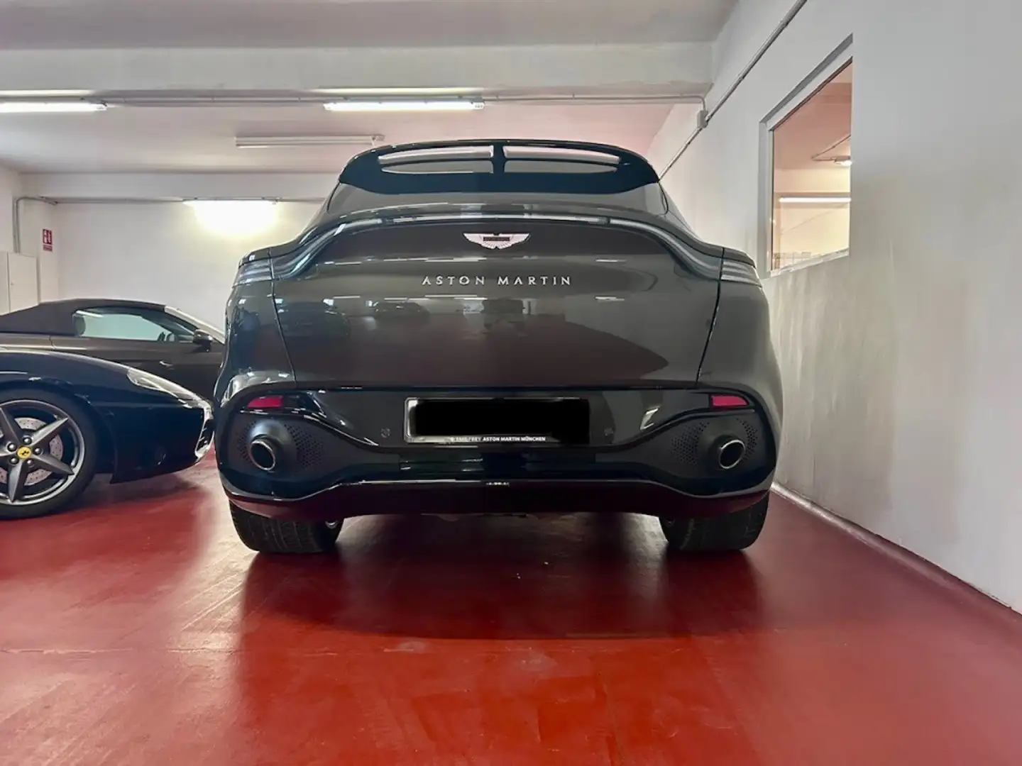 Aston Martin DBX 4.0 AWD Aut. Gris - 2