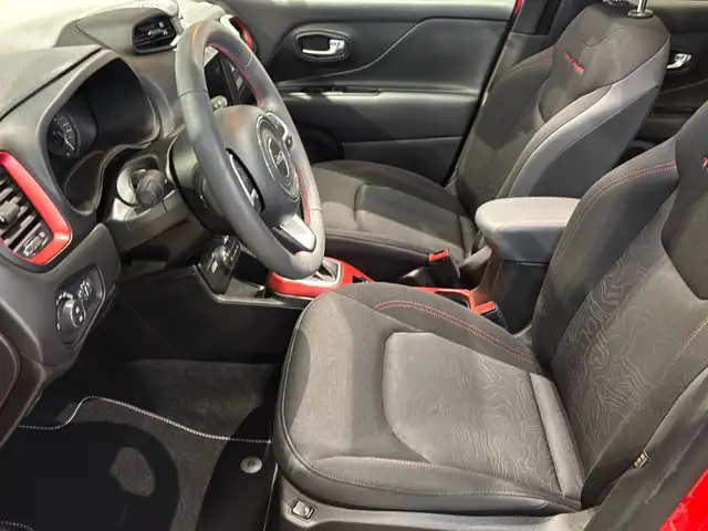 Jeep Renegade view 10