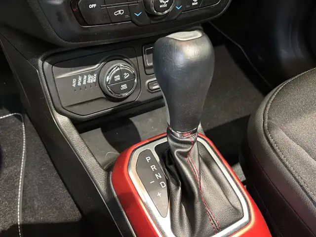 Jeep Renegade view 14